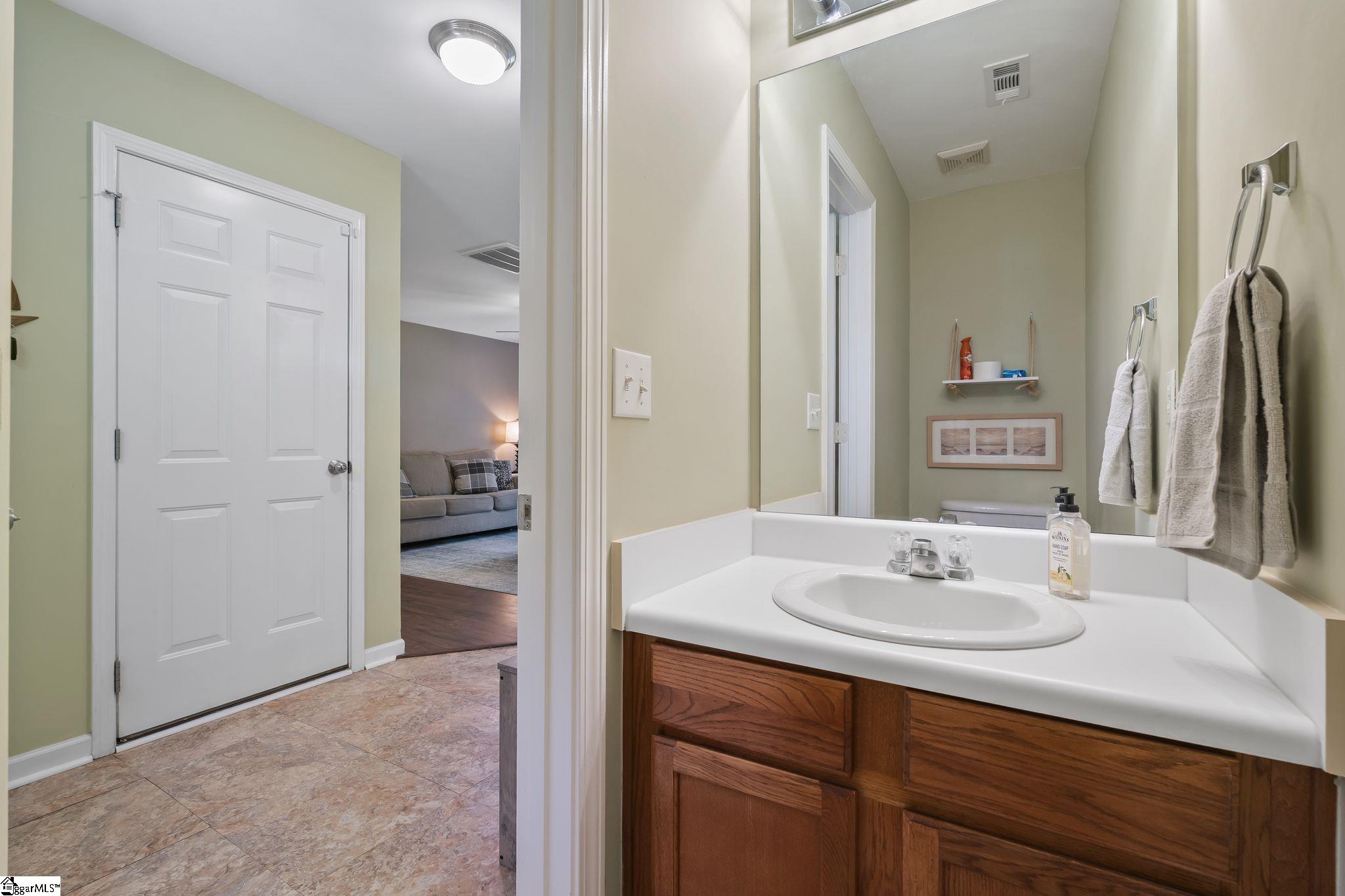 9 Hollow Tree Way Greenville, SC 29605-6430