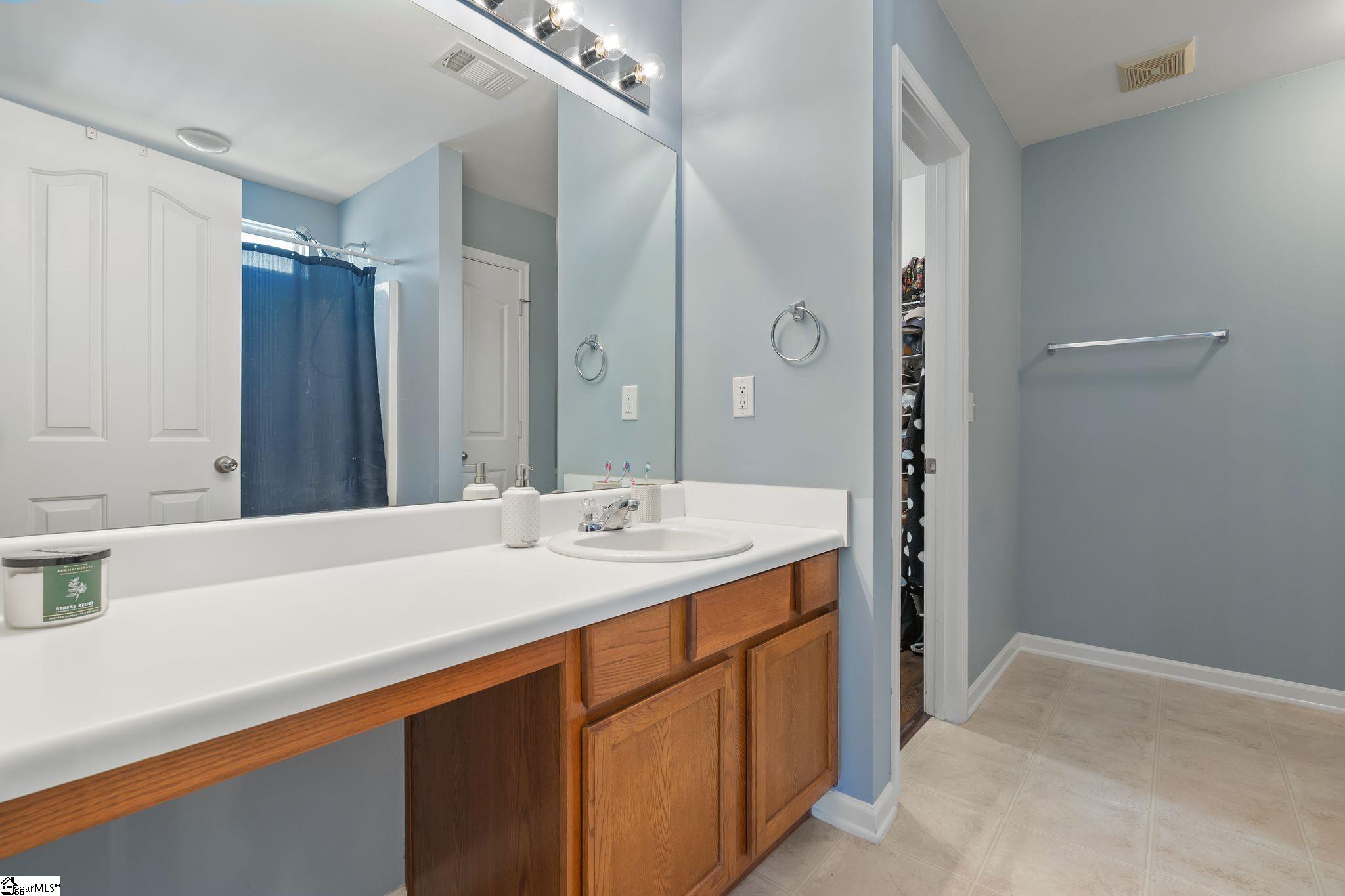 9 Hollow Tree Way Greenville, SC 29605-6430