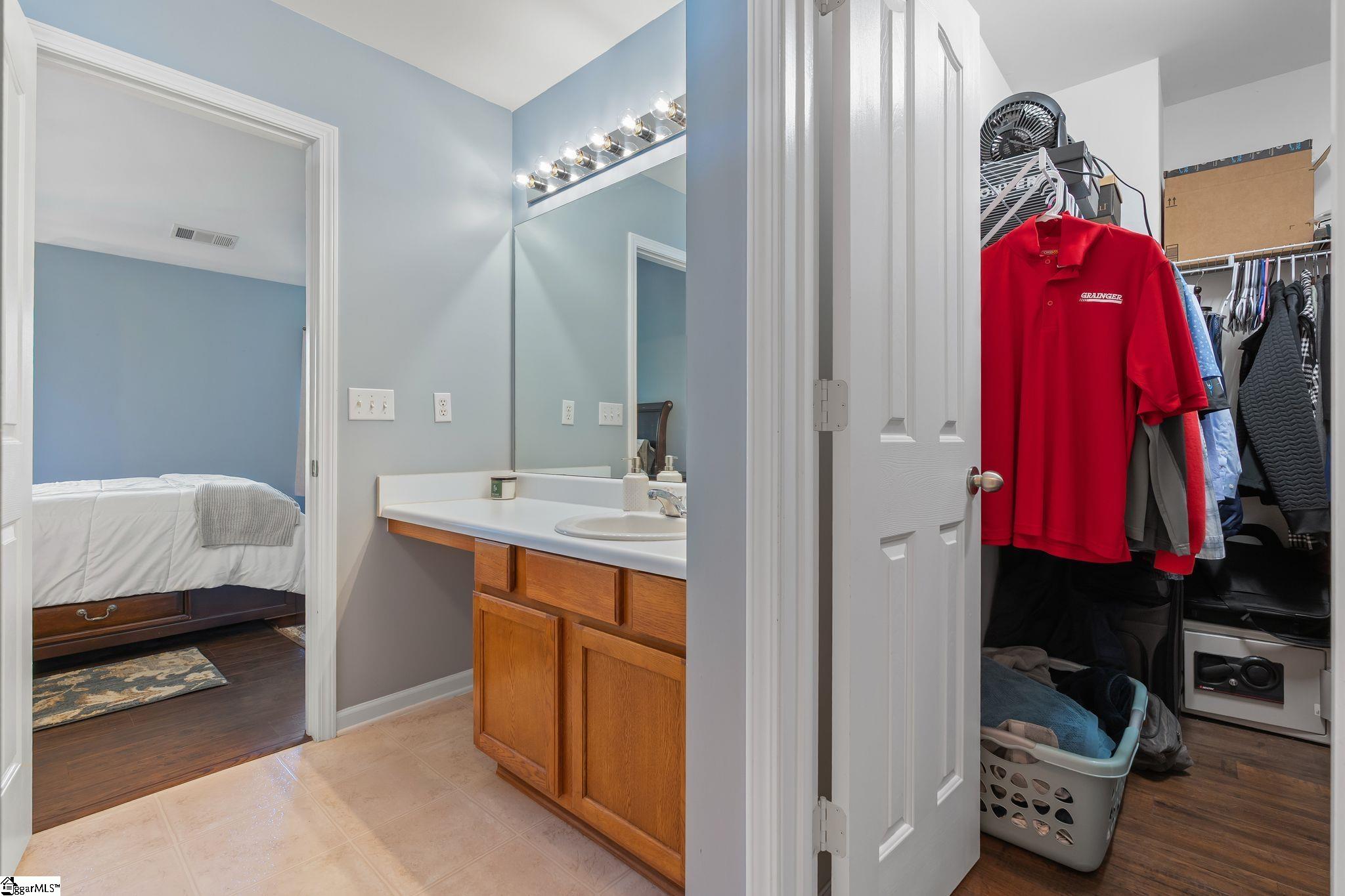 9 Hollow Tree Way Greenville, SC 29605-6430