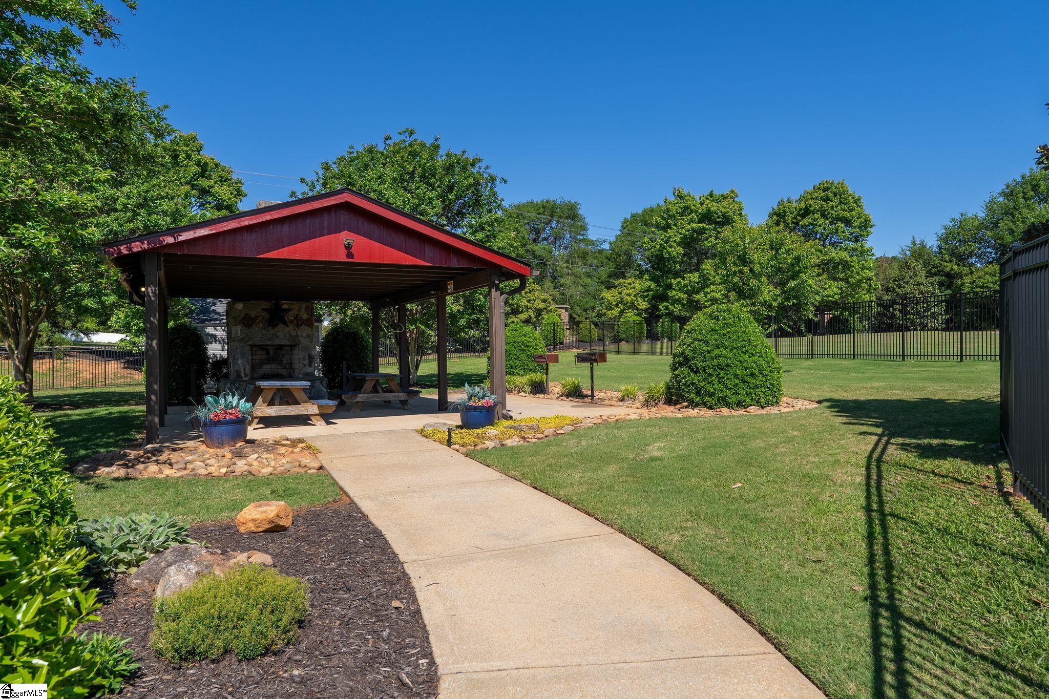 9 Hollow Tree Way Greenville, SC 29605-6430