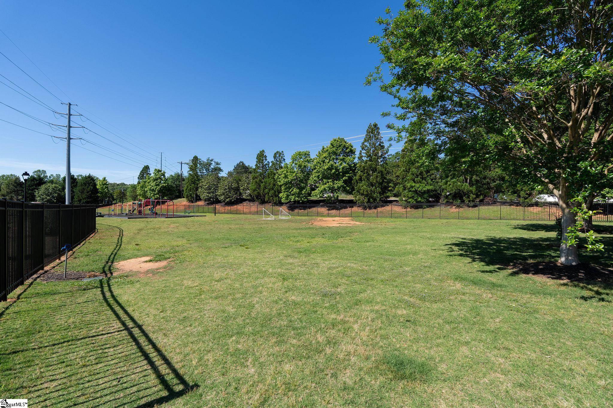 9 Hollow Tree Way Greenville, SC 29605-6430