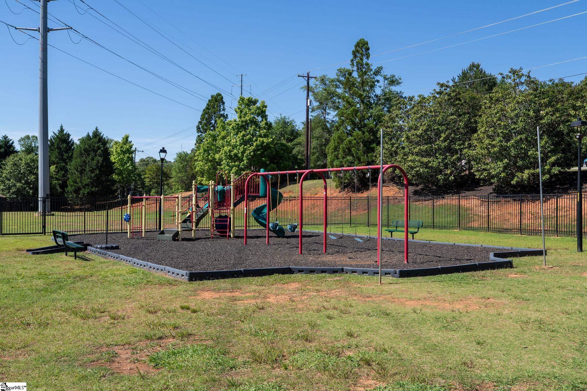 9 Hollow Tree Way Greenville, SC 29605-6430