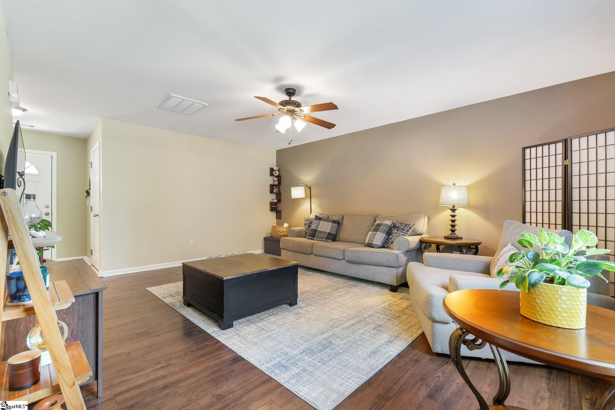 9 Hollow Tree Way Greenville, SC 29605-6430
