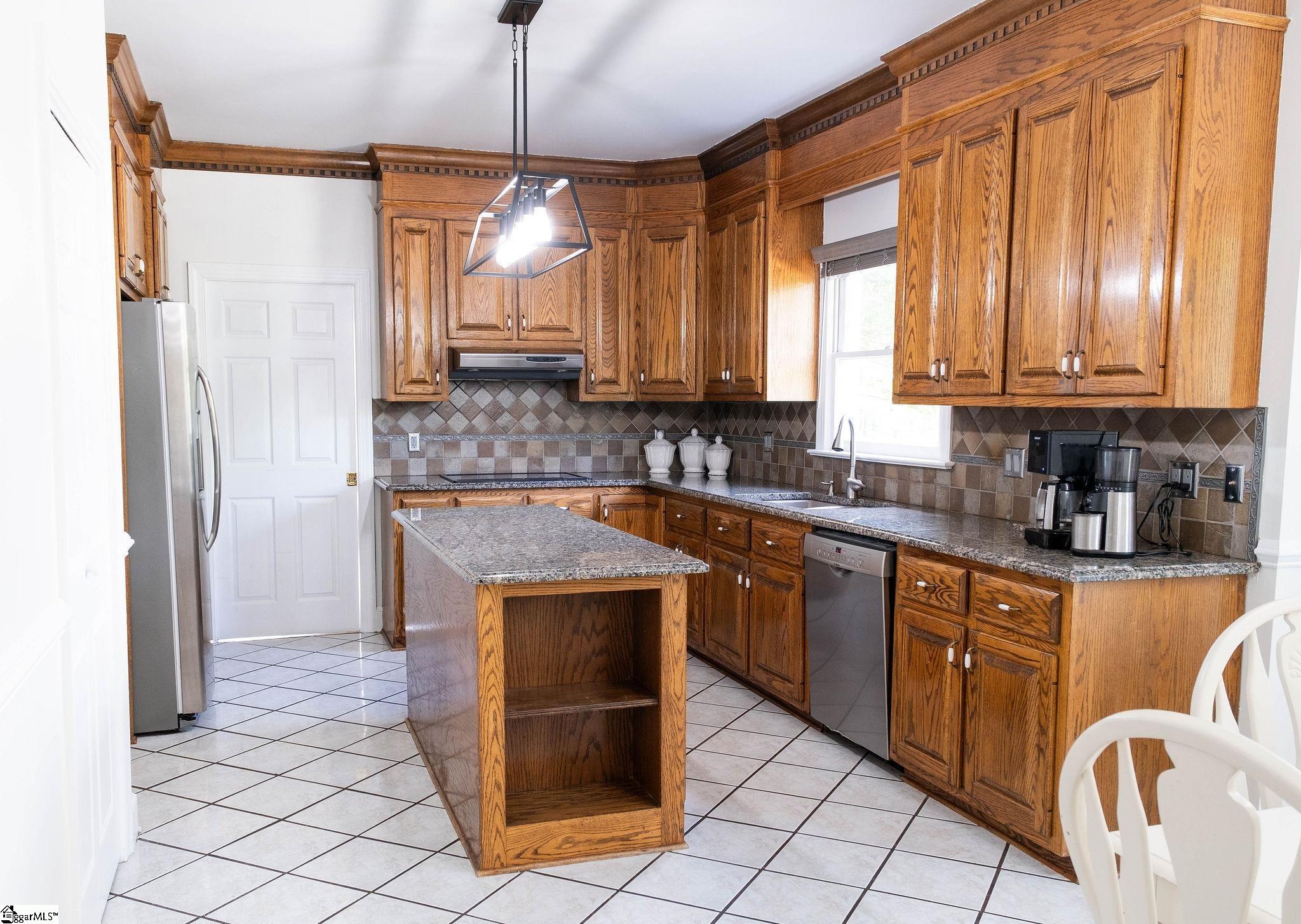106 Knoll Creek Drive Simpsonville, SC 29680