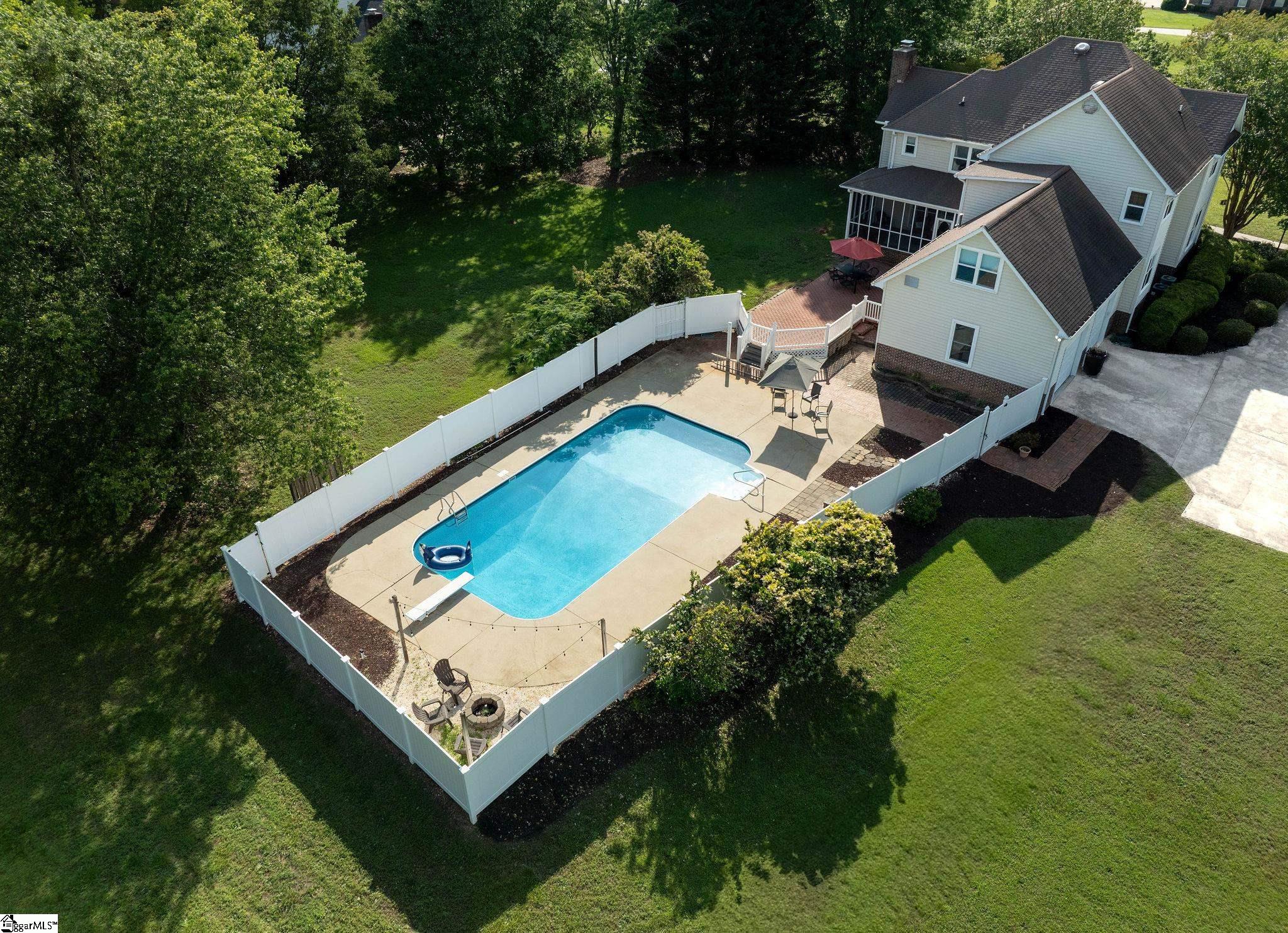 106 Knoll Creek Drive Simpsonville, SC 29680