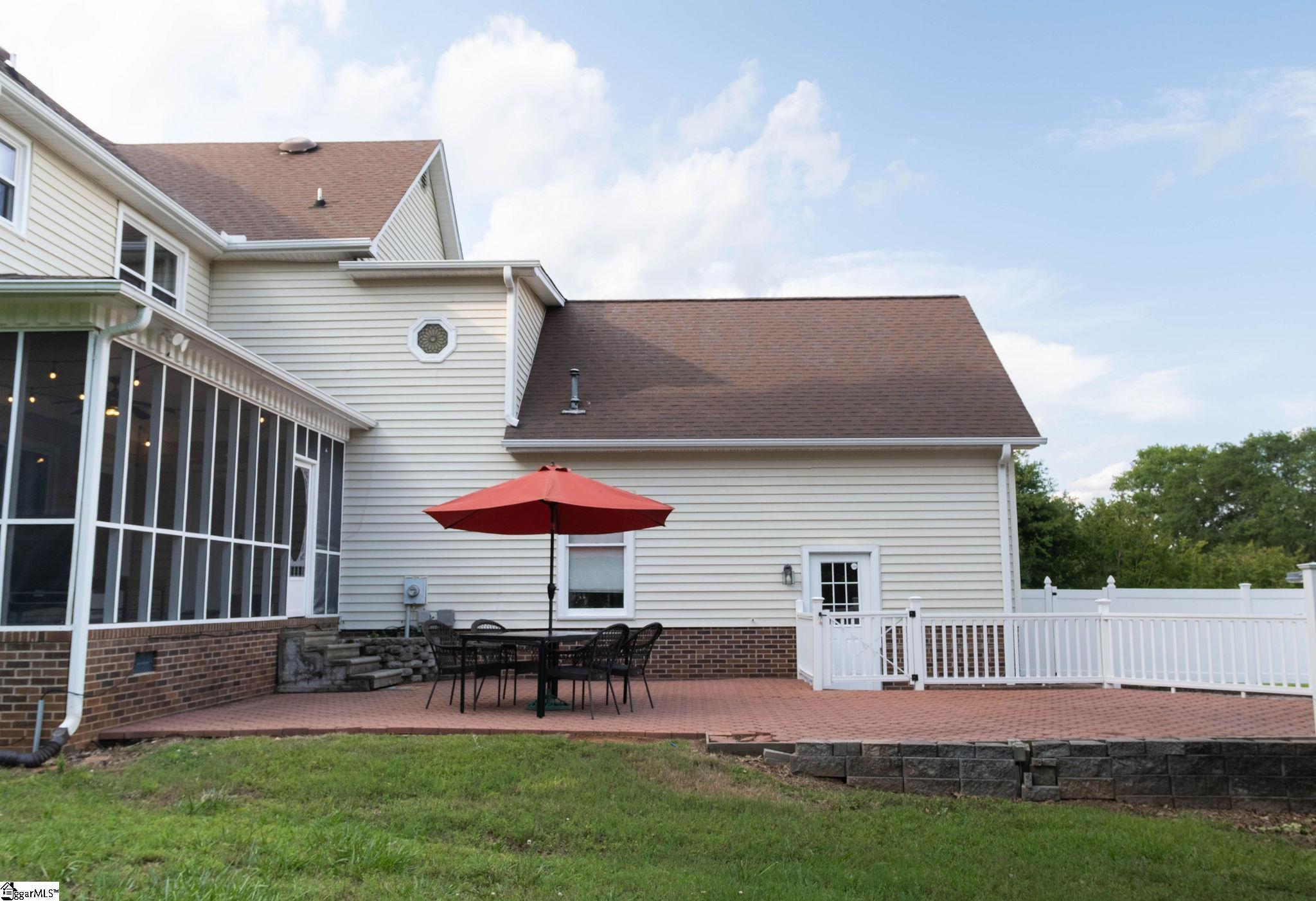 106 Knoll Creek Drive Simpsonville, SC 29680