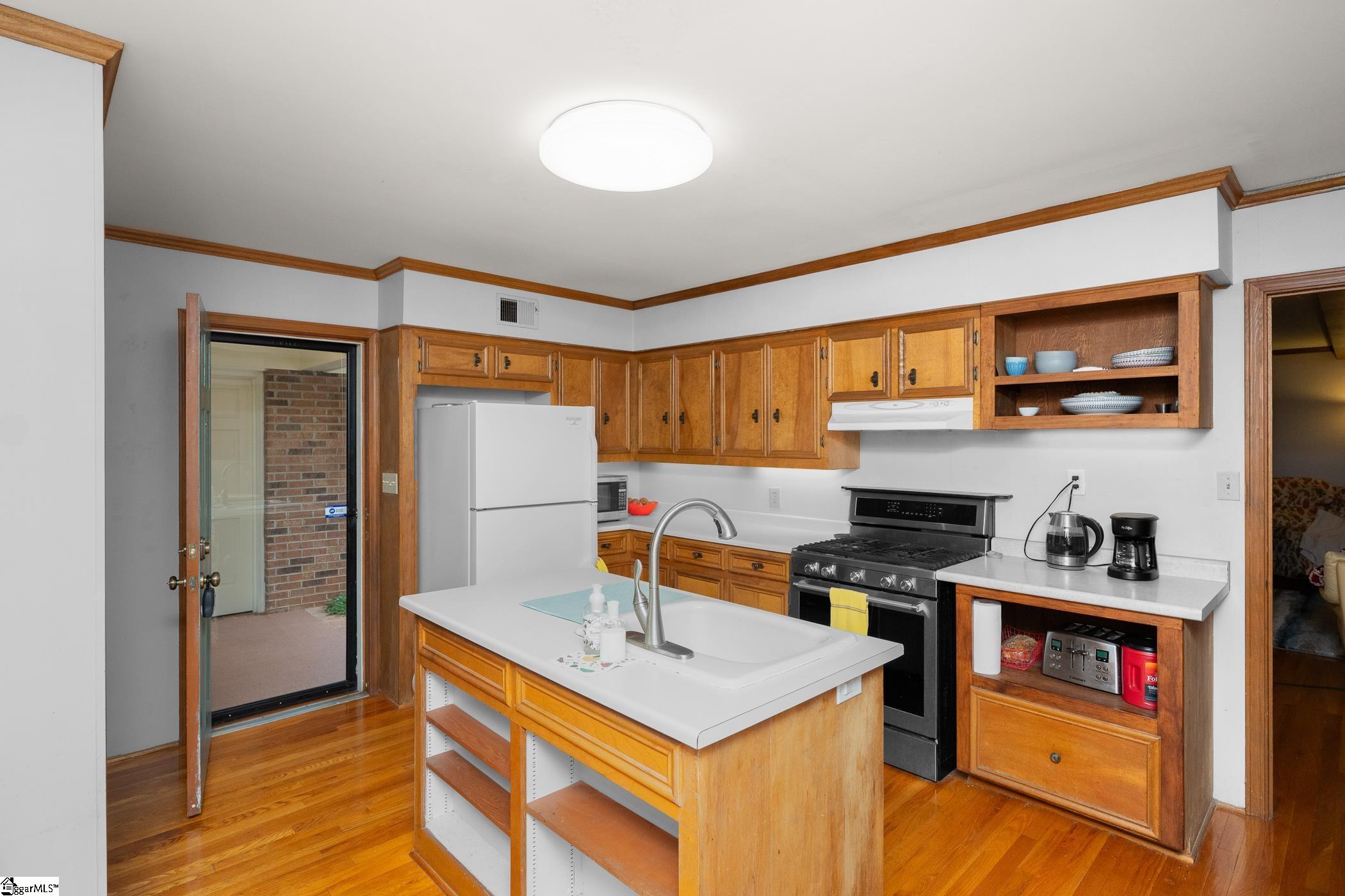 223 Covington Road Greenville, SC 29617-2007