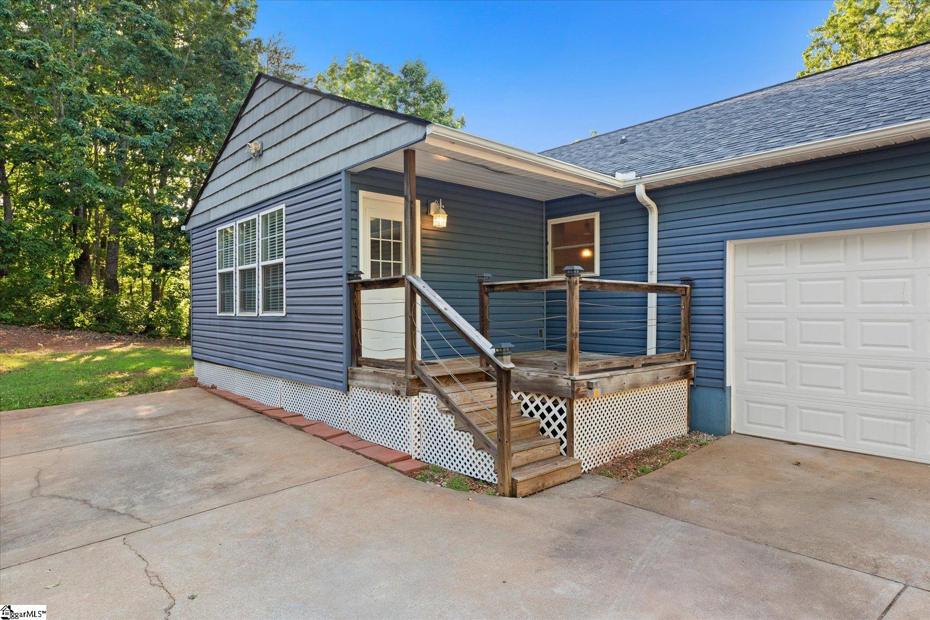 38 Jesse Court Taylors, SC 29687-6714