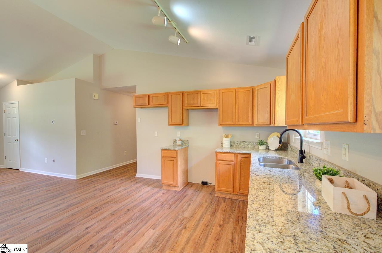 212 Riverbreeze Road Greenville, SC 29611