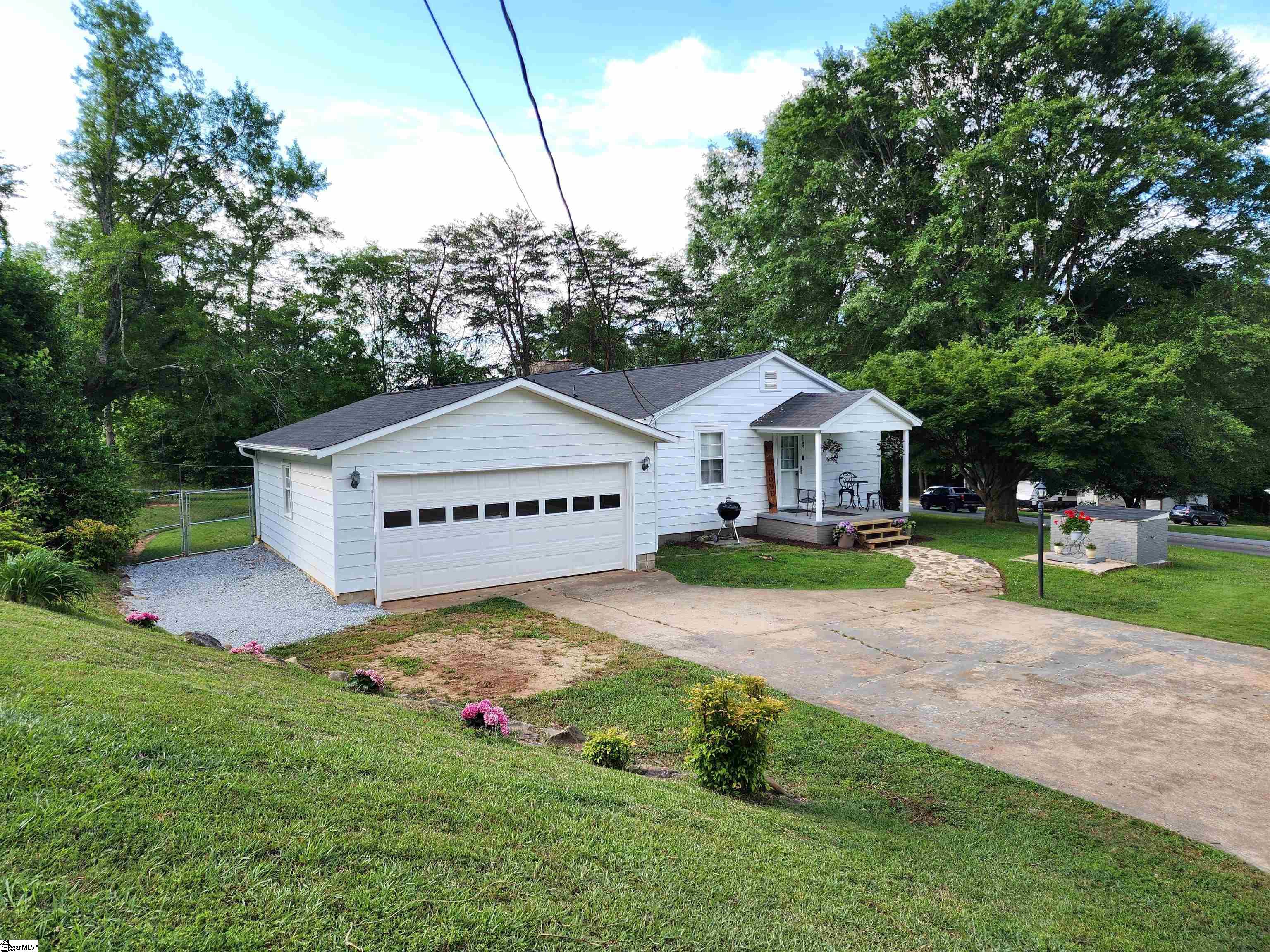 1104 Robert P Jeanes Road Easley, SC 29640