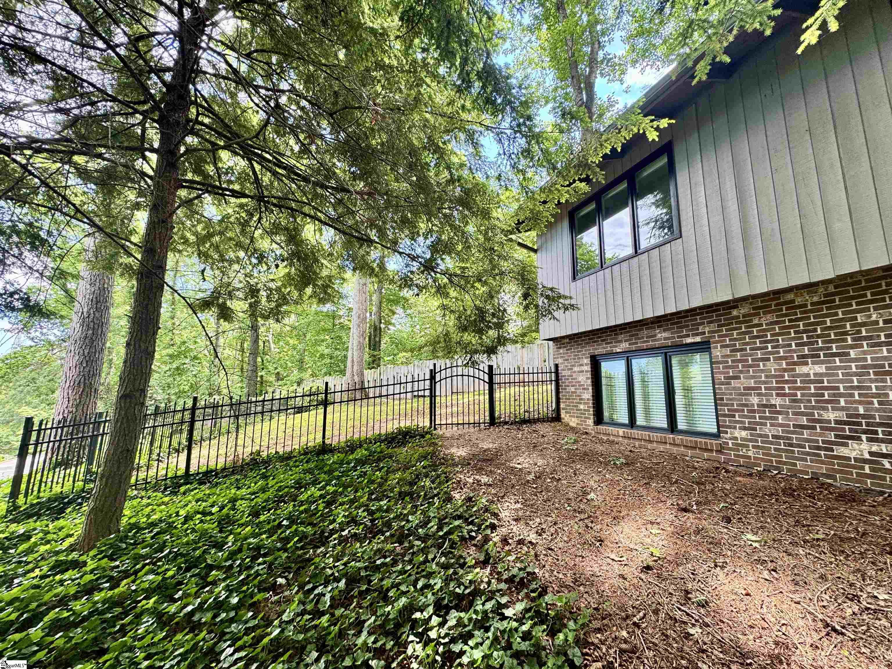 511 Shorecrest Drive Clemson, SC 29631-1477