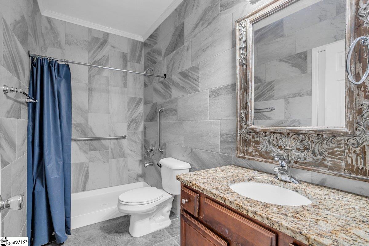 67 Devonhall Way Taylors, SC 29687