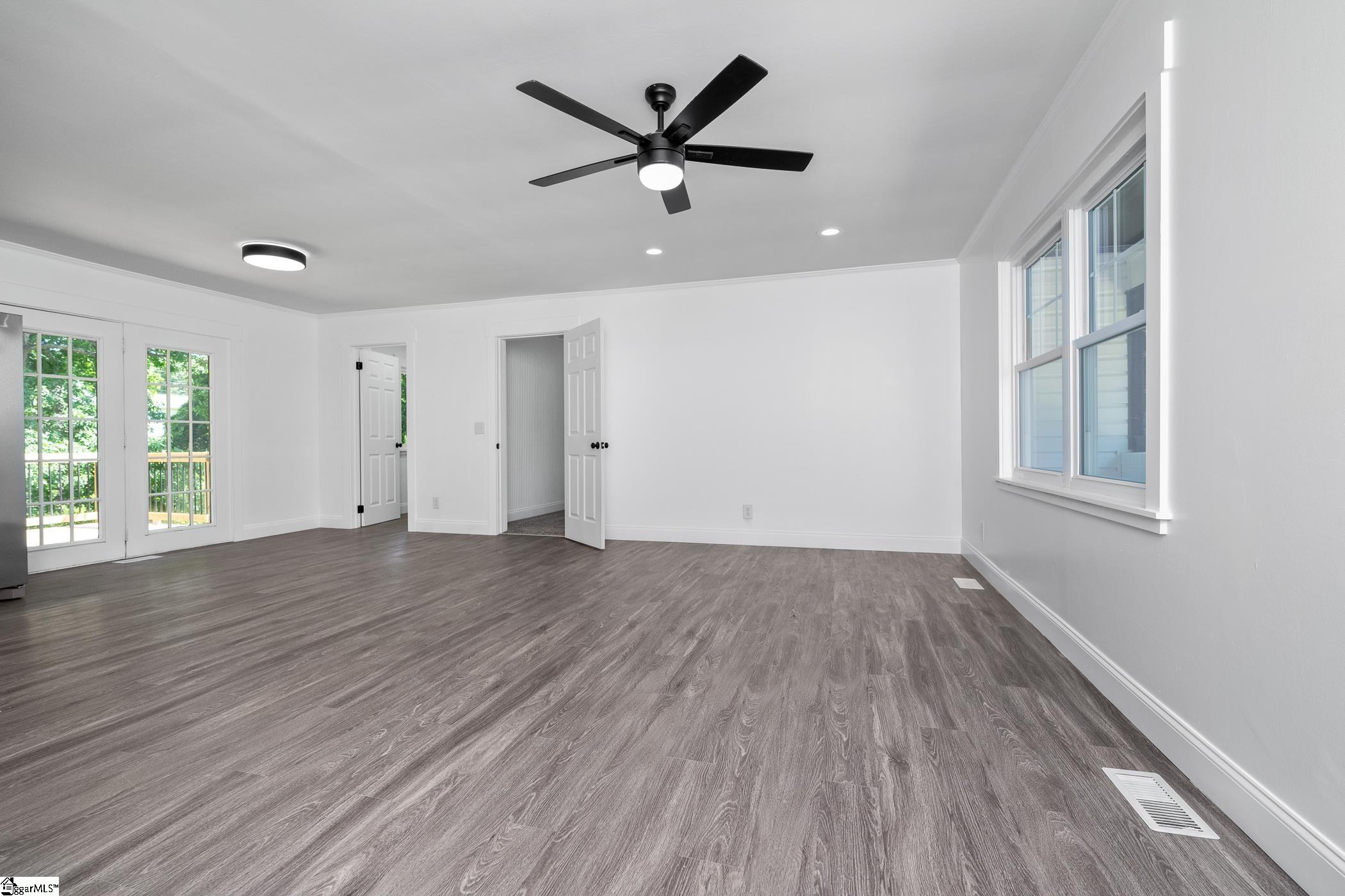 6 Glen Haven Court Greenville, SC 29611