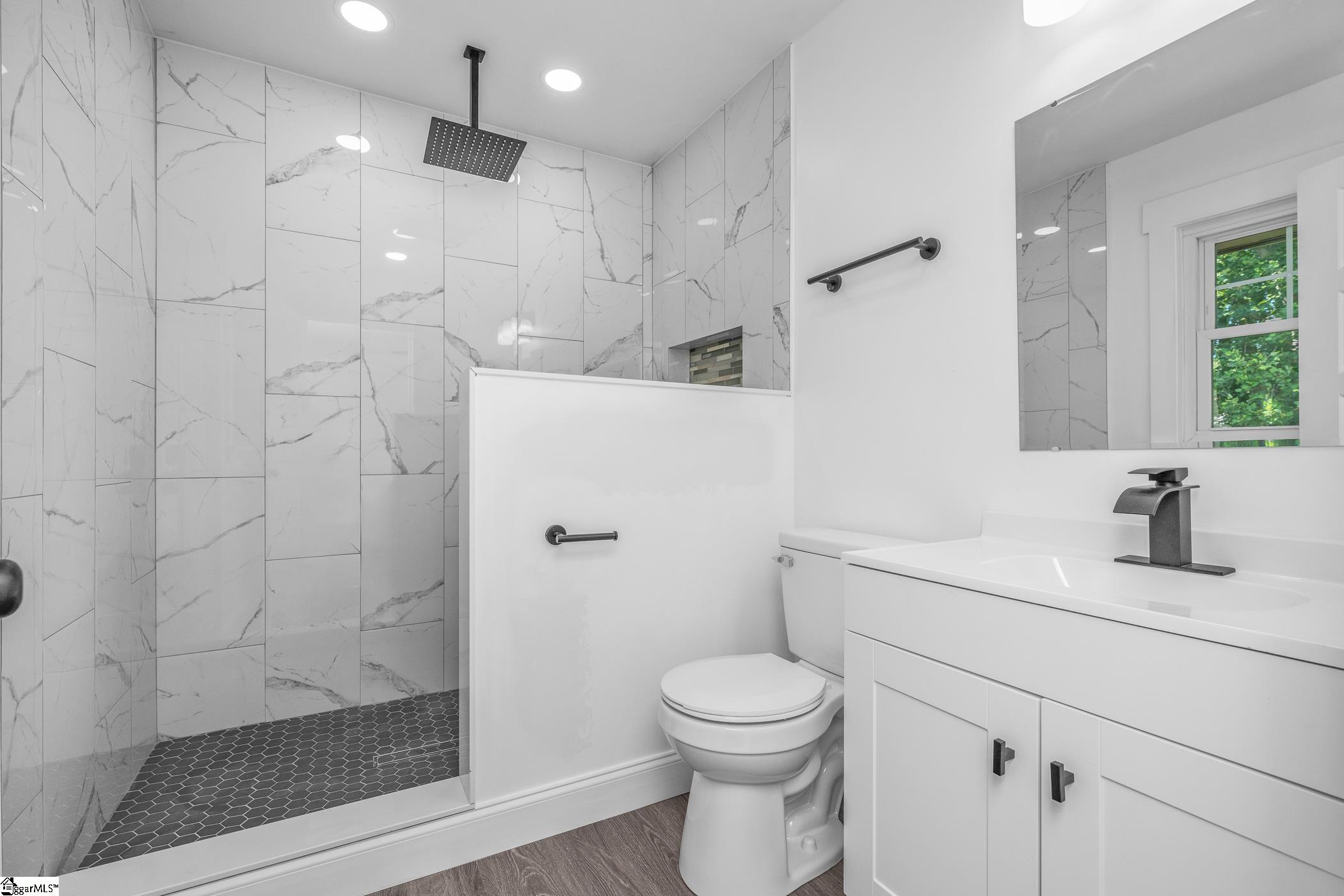 6 Glen Haven Court Greenville, SC 29611