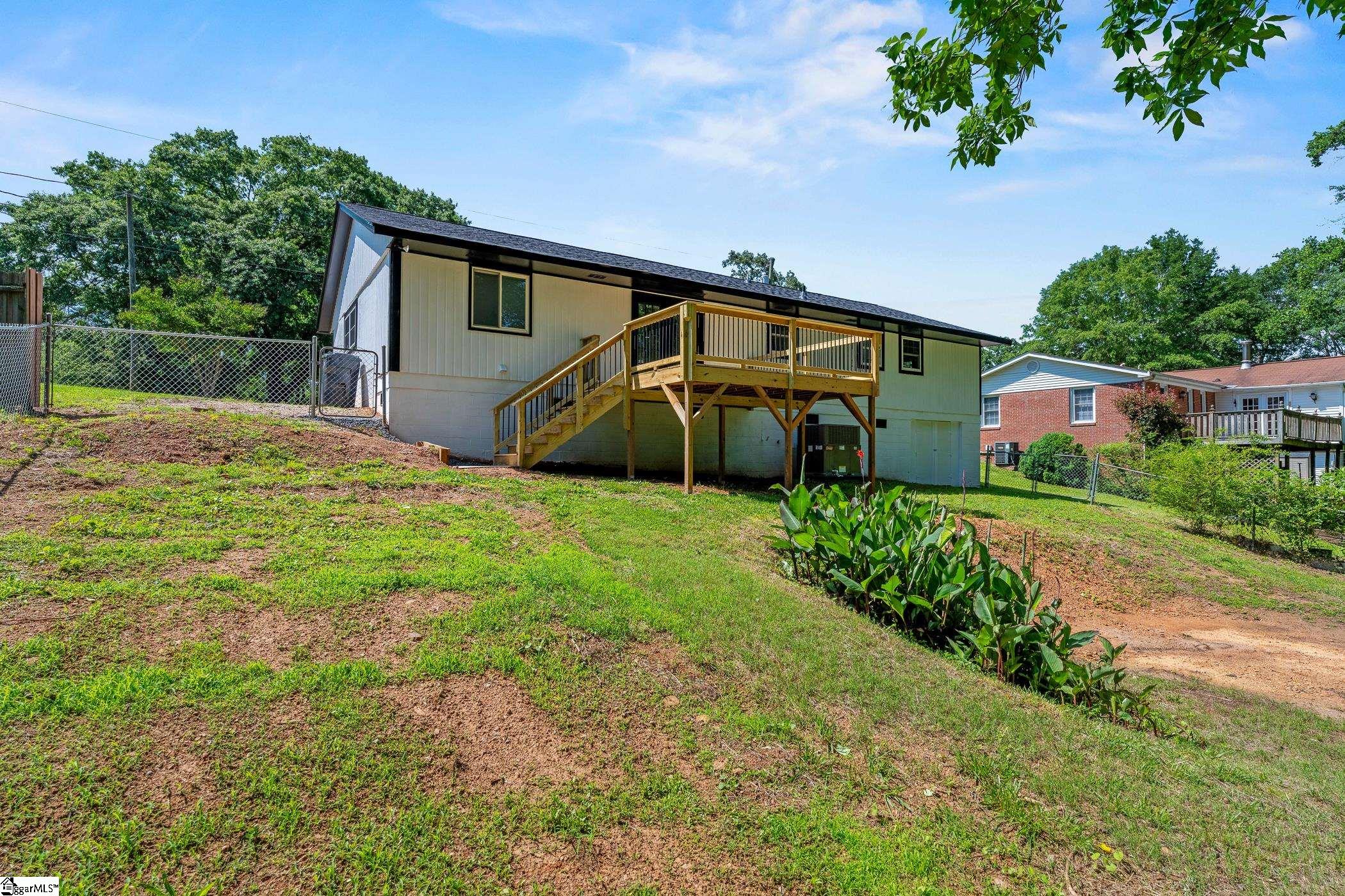 6 Glen Haven Court Greenville, SC 29611