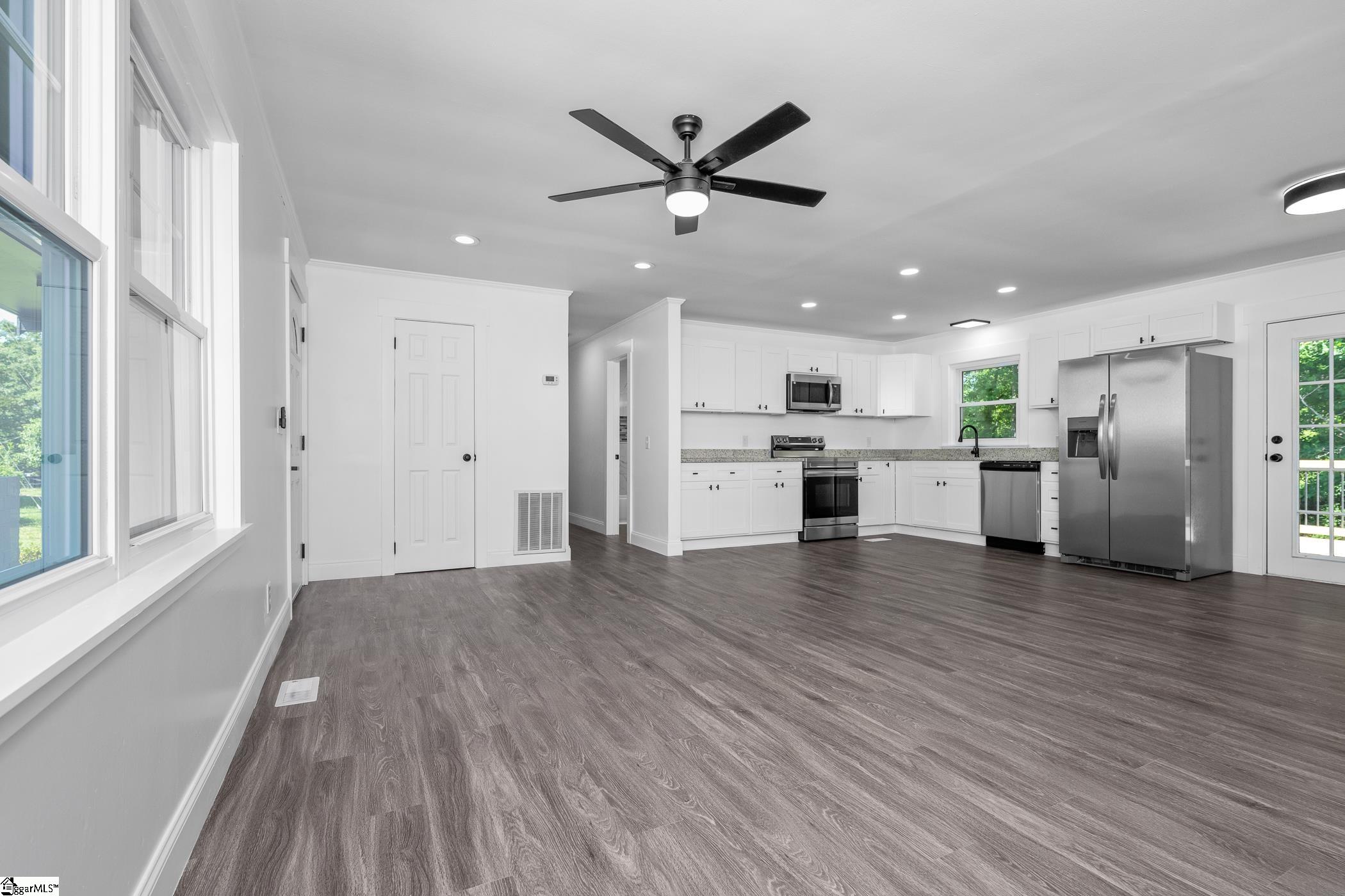 6 Glen Haven Court Greenville, SC 29611