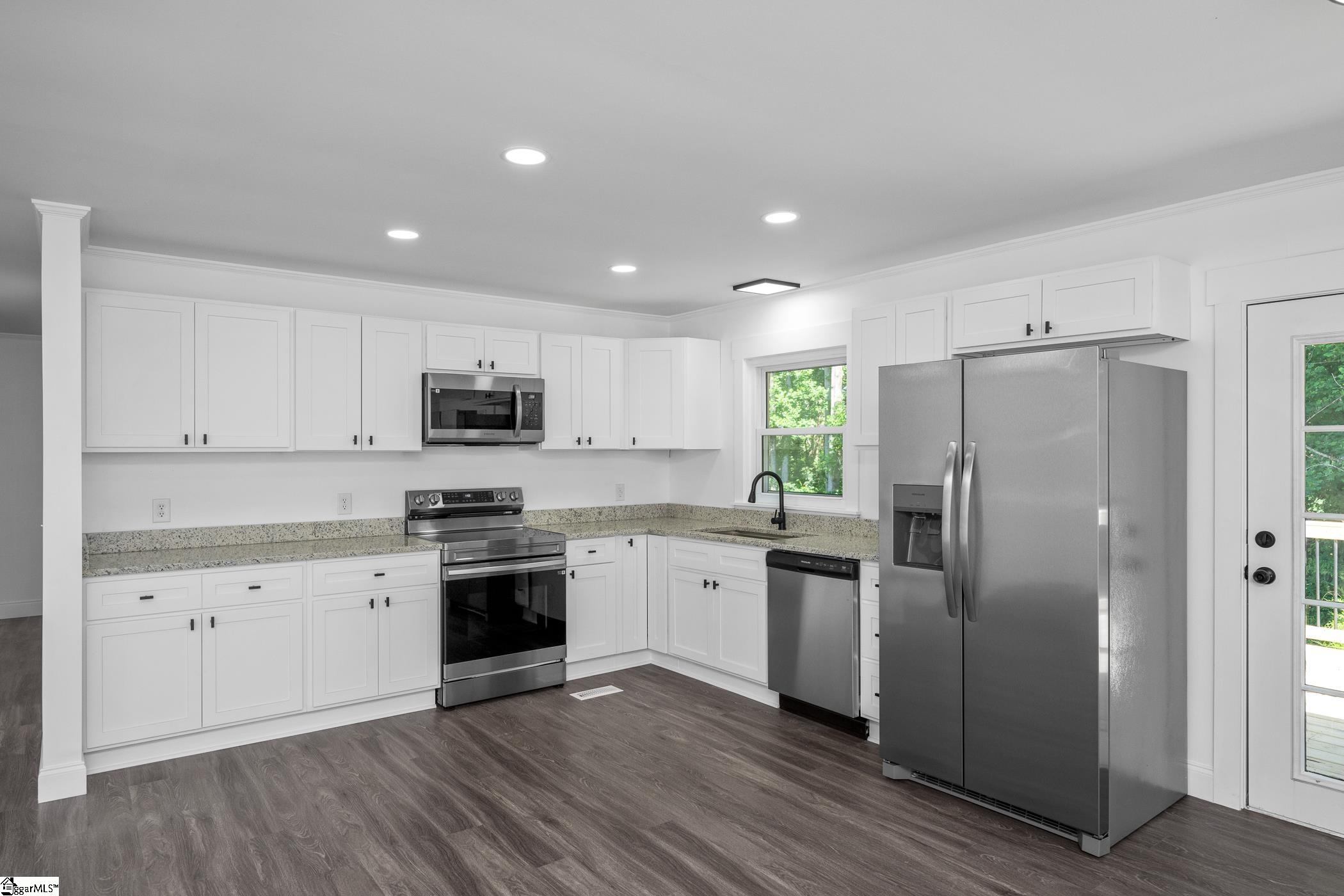 6 Glen Haven Court Greenville, SC 29611