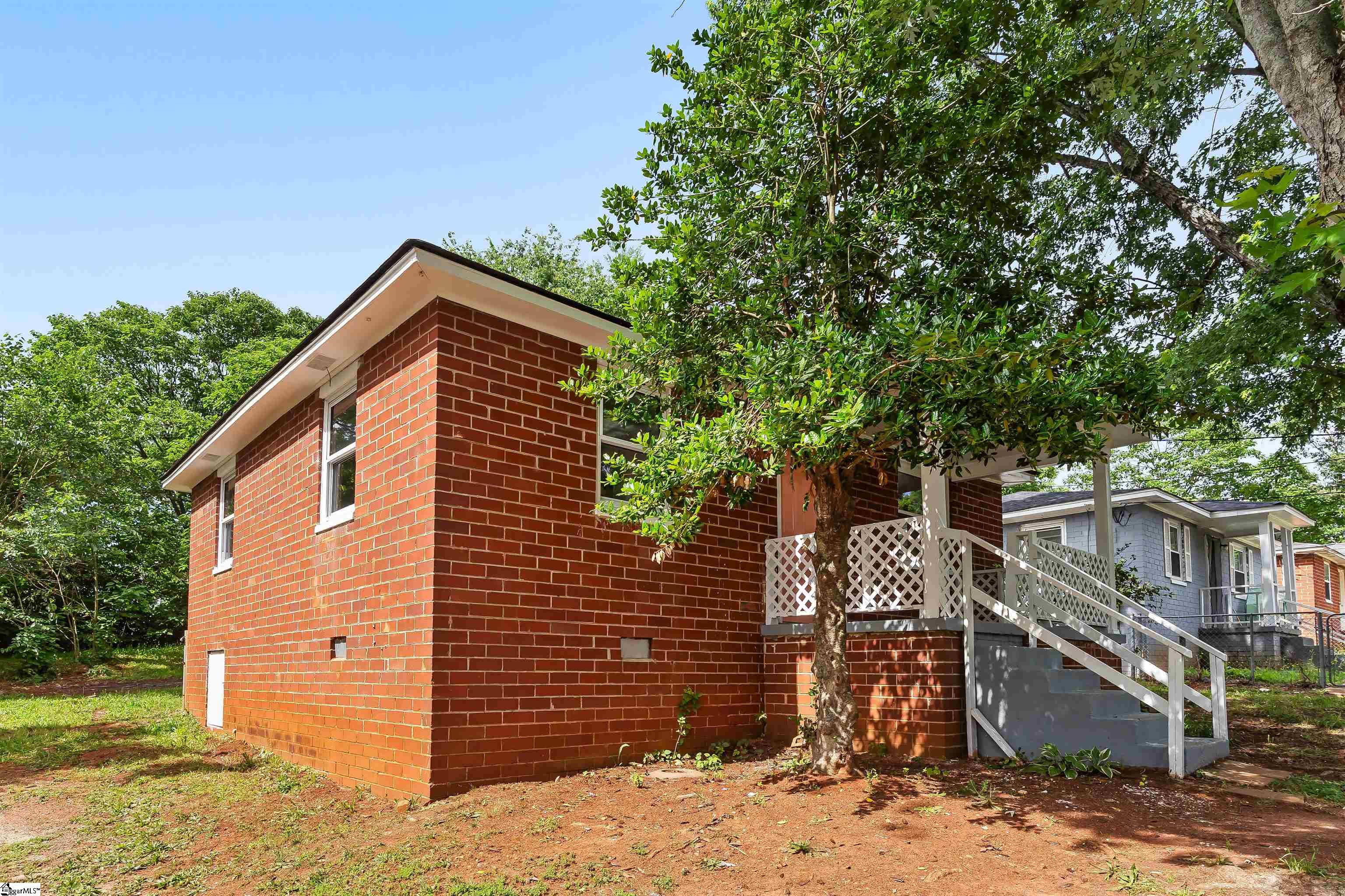 5 Yellowstone Drive Greenville, SC 29617