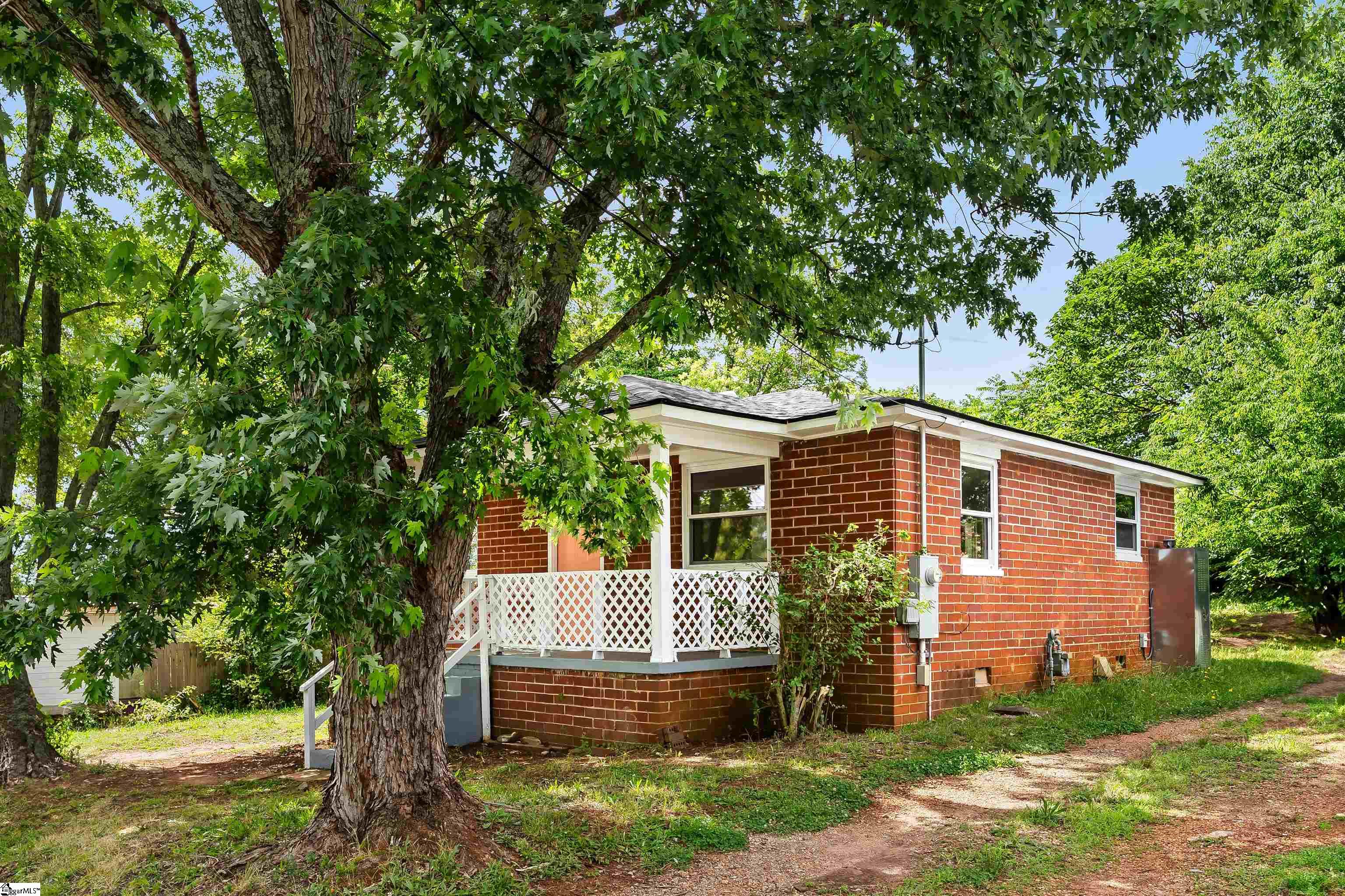 5 Yellowstone Drive Greenville, SC 29617