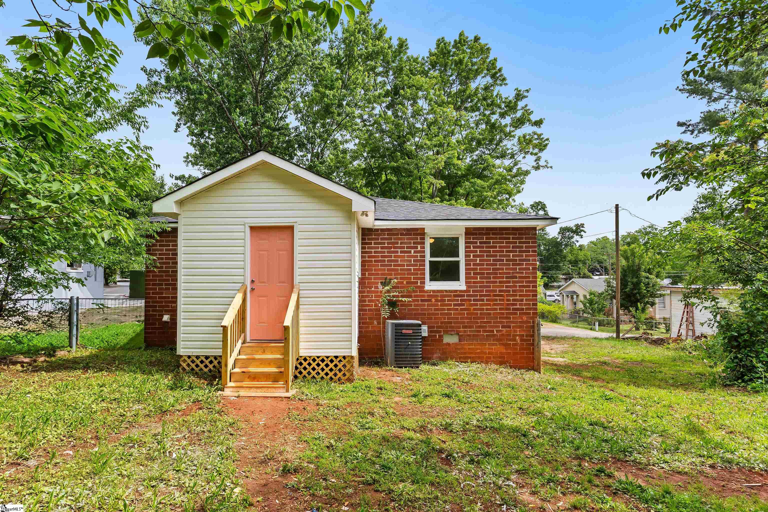 5 Yellowstone Drive Greenville, SC 29617