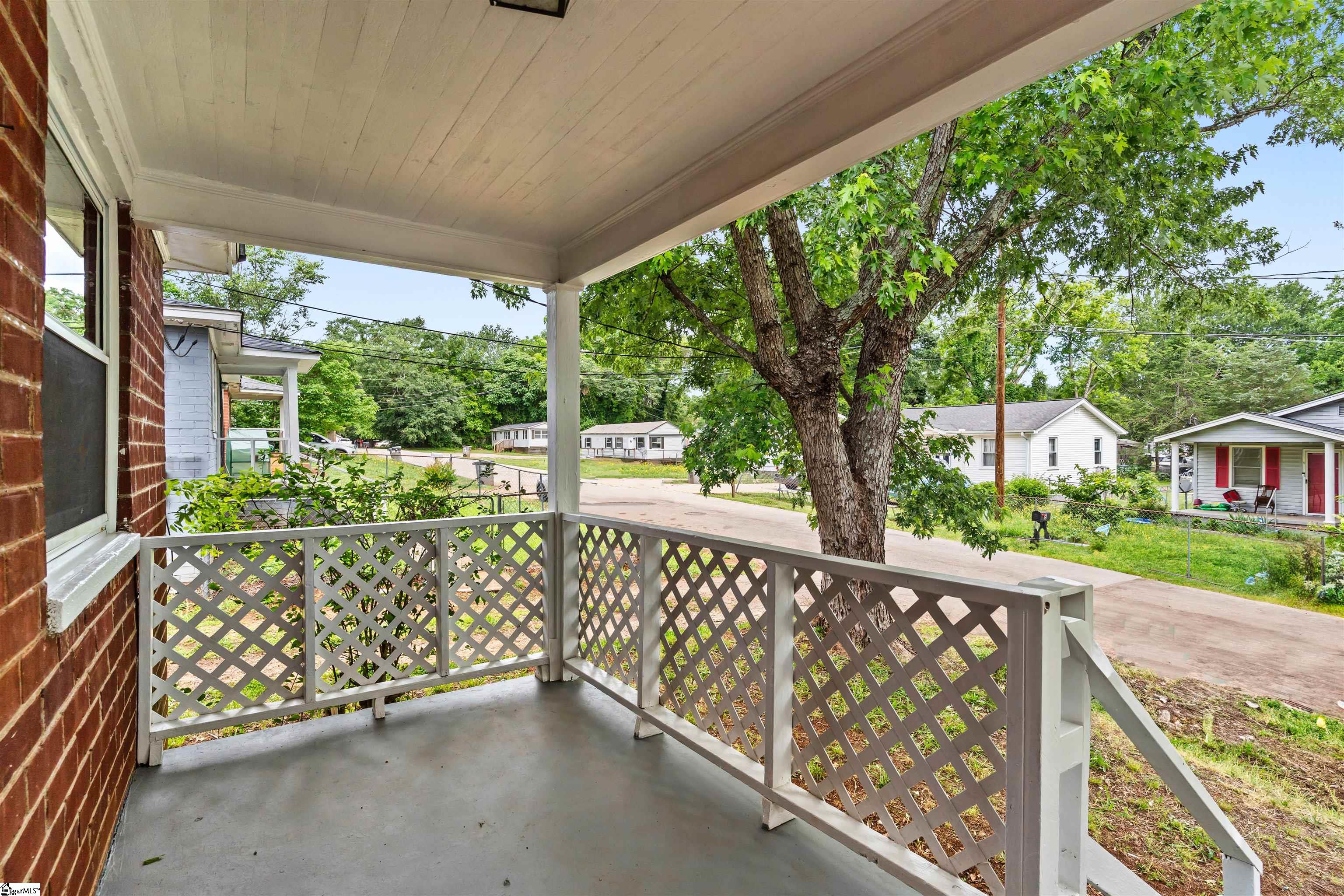 5 Yellowstone Drive Greenville, SC 29617