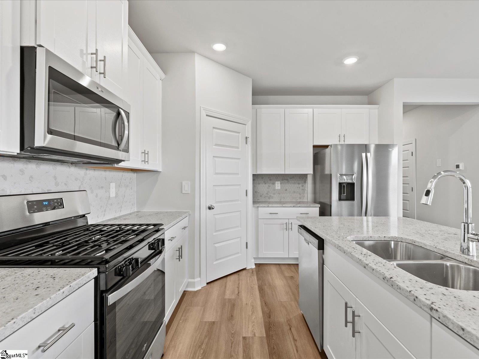 713 Whitebark Drive Pendelton, SC 29670
