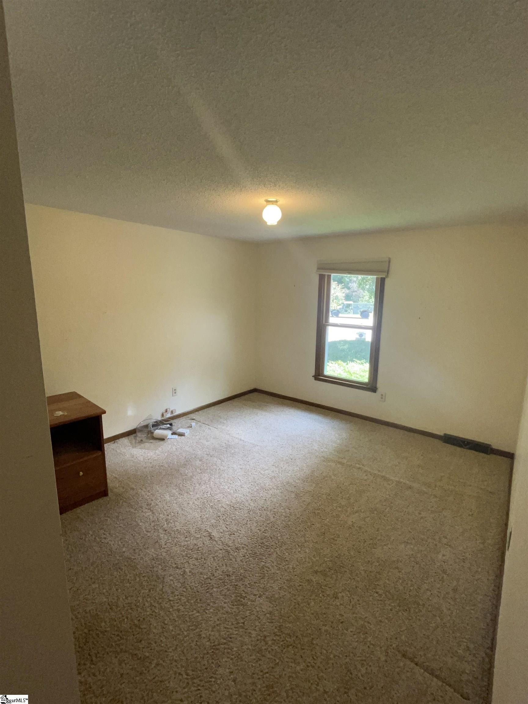 106 Stonegate Court Simpsonville, SC 29681