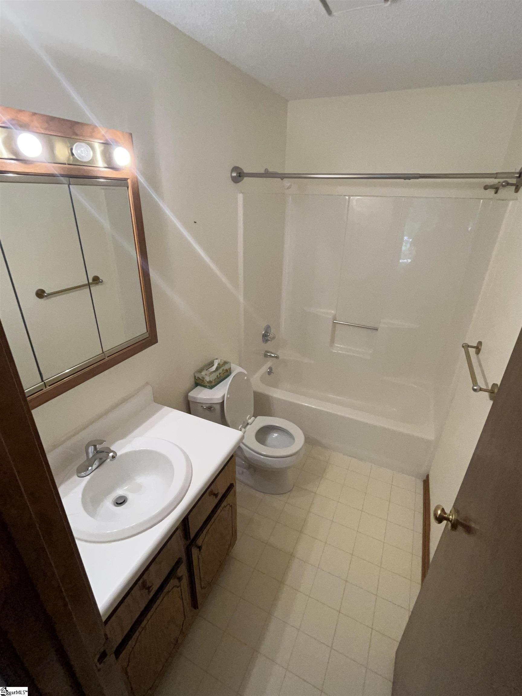 106 Stonegate Court Simpsonville, SC 29681
