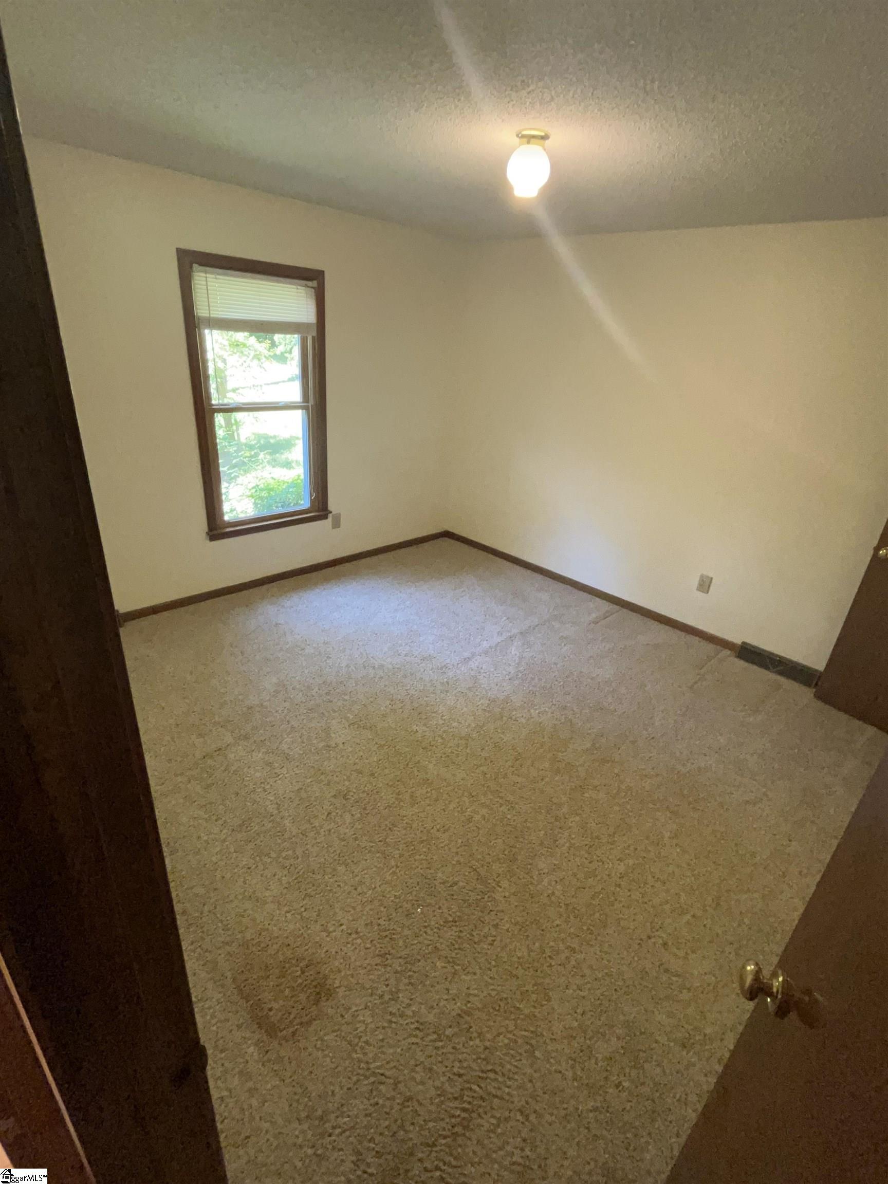 106 Stonegate Court Simpsonville, SC 29681