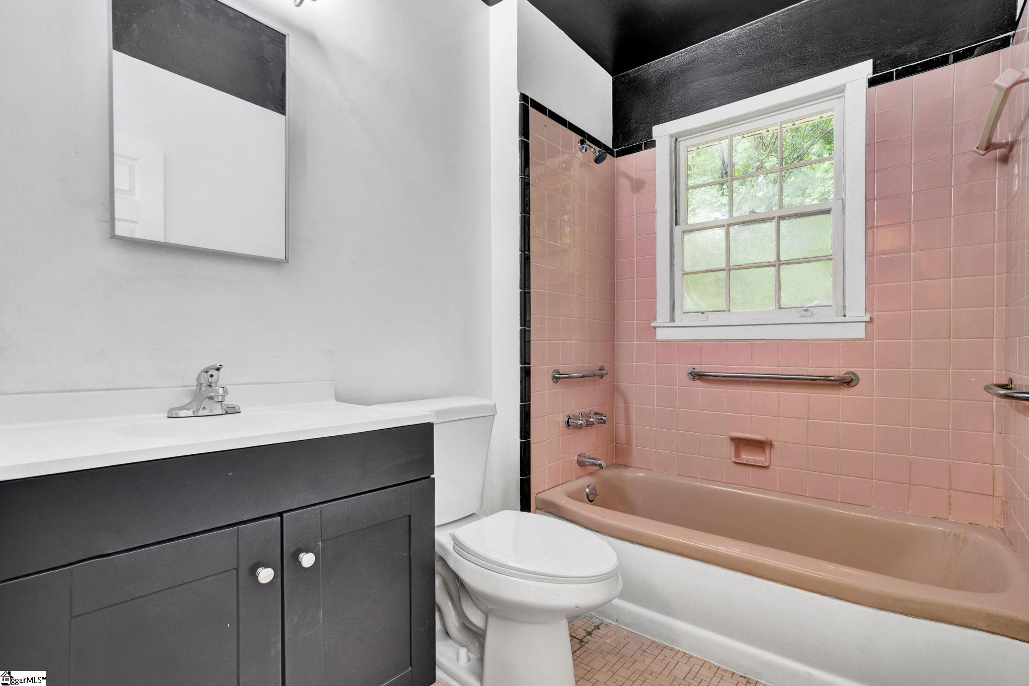 210 Fleetwood Drive Greenville, SC 29605-1424