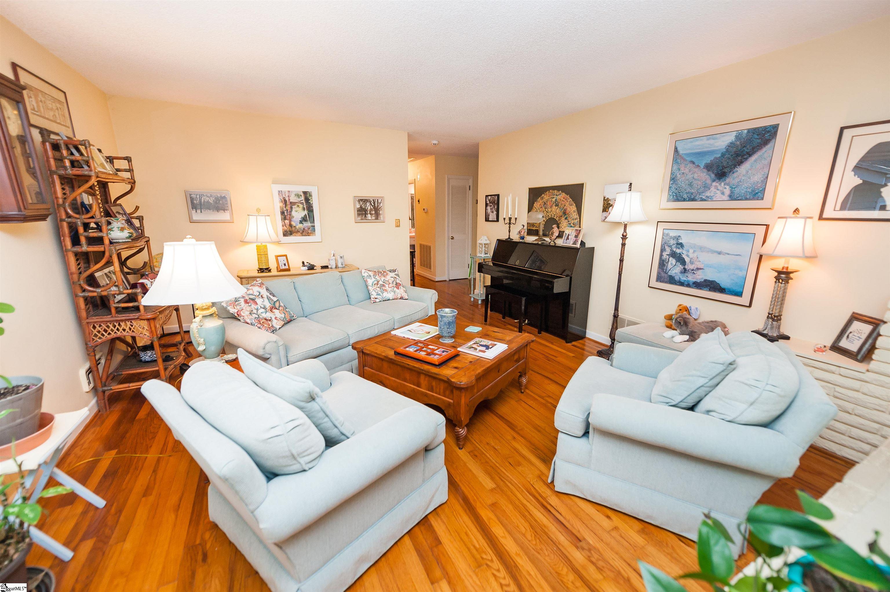 109 Kent Place Spartanburg, SC 29307