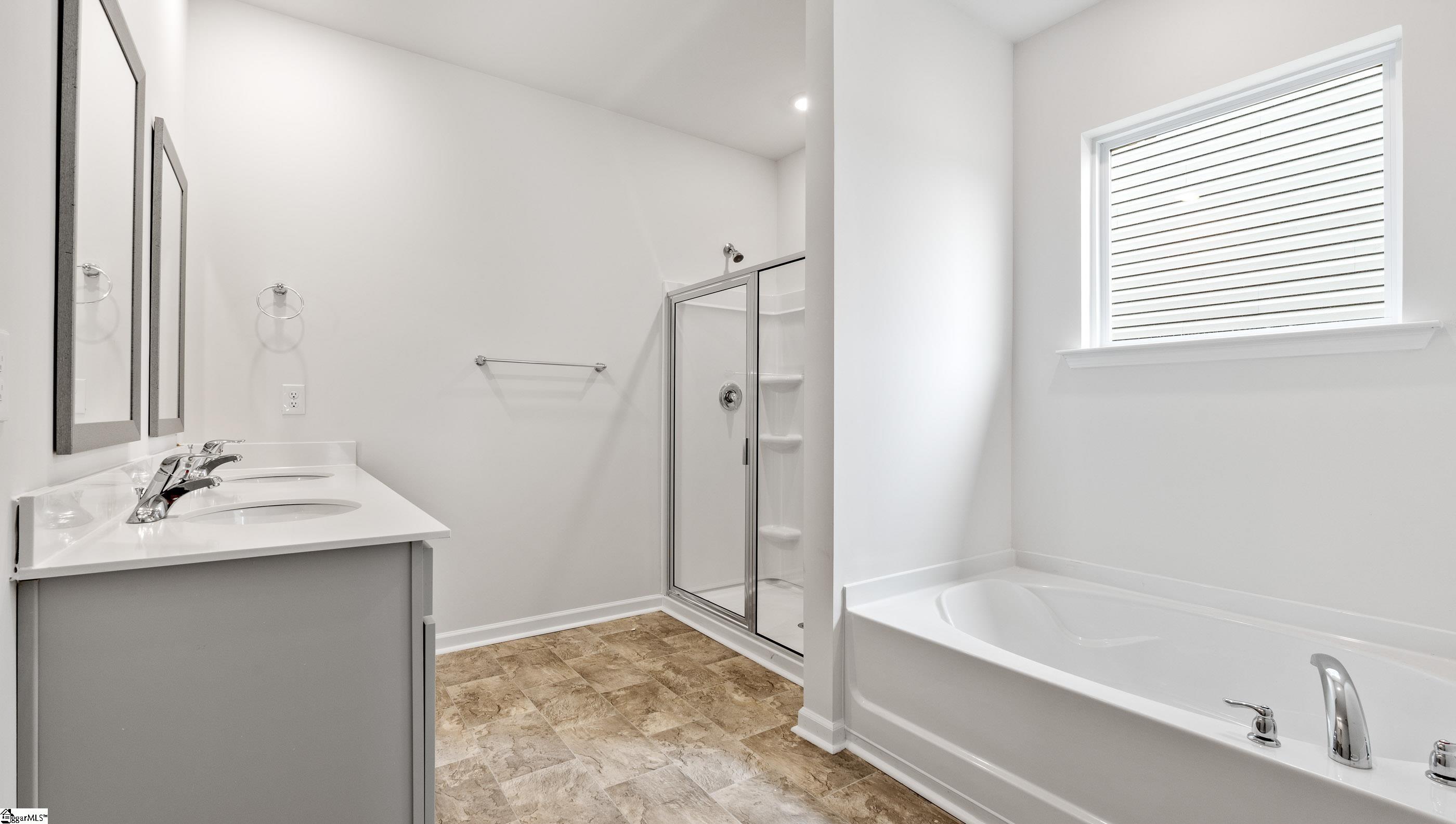 1094 White Willow Drive Spartanburg, SC 29303