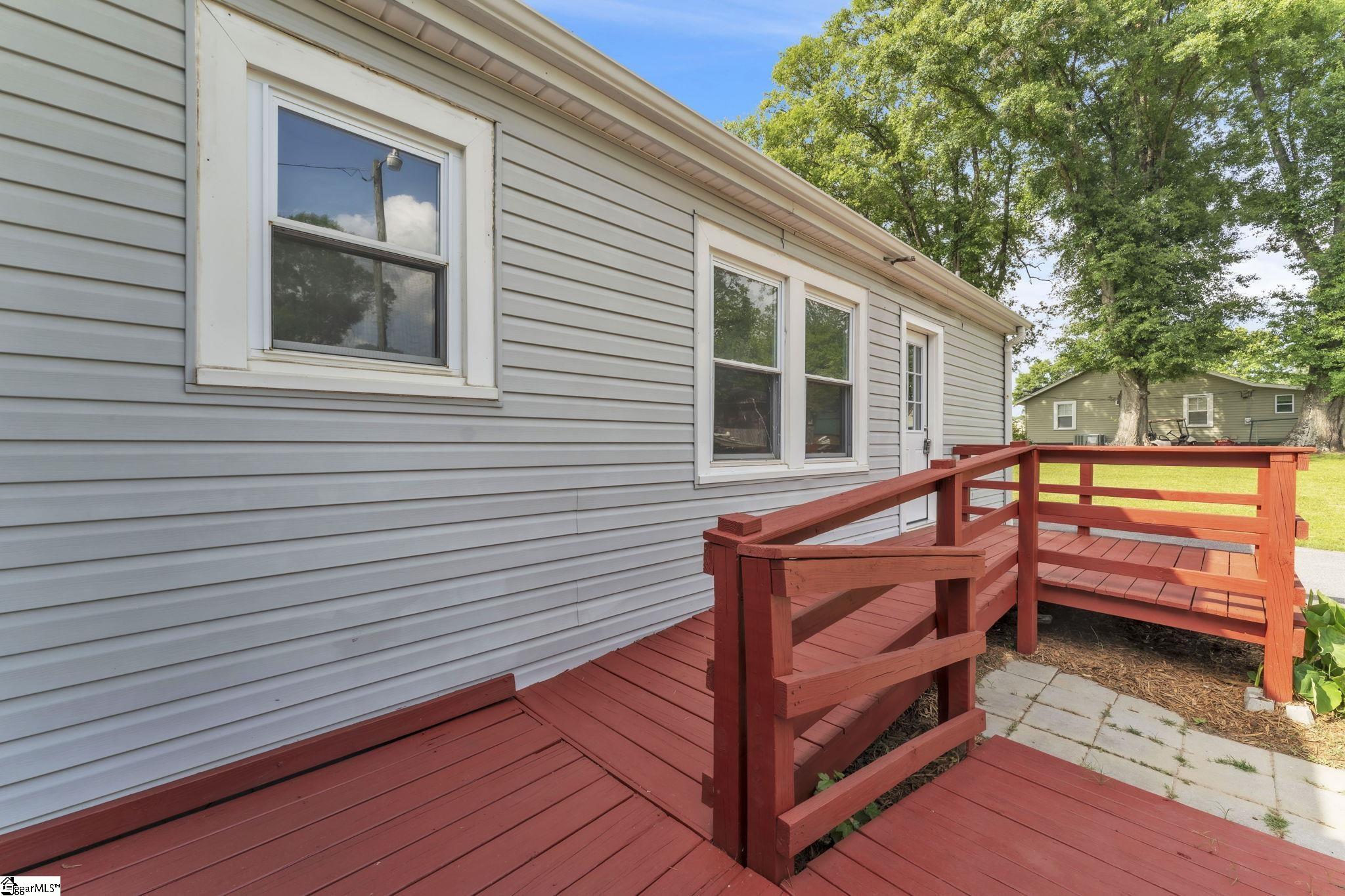 306 Flora Avenue Greenville, SC 29611-5330