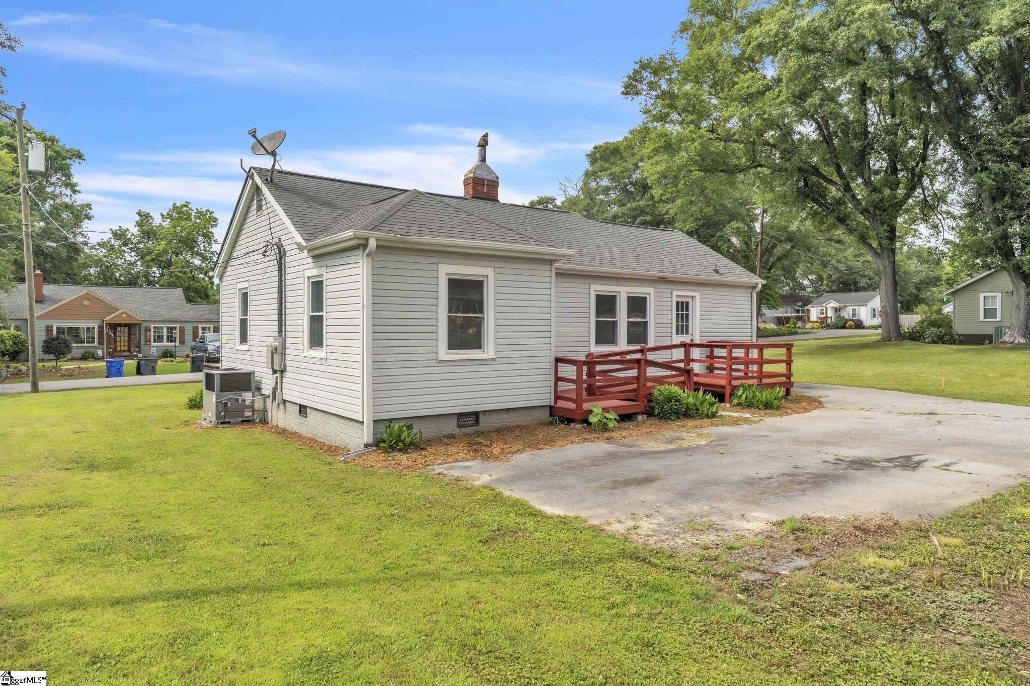306 Flora Avenue Greenville, SC 29611-5330