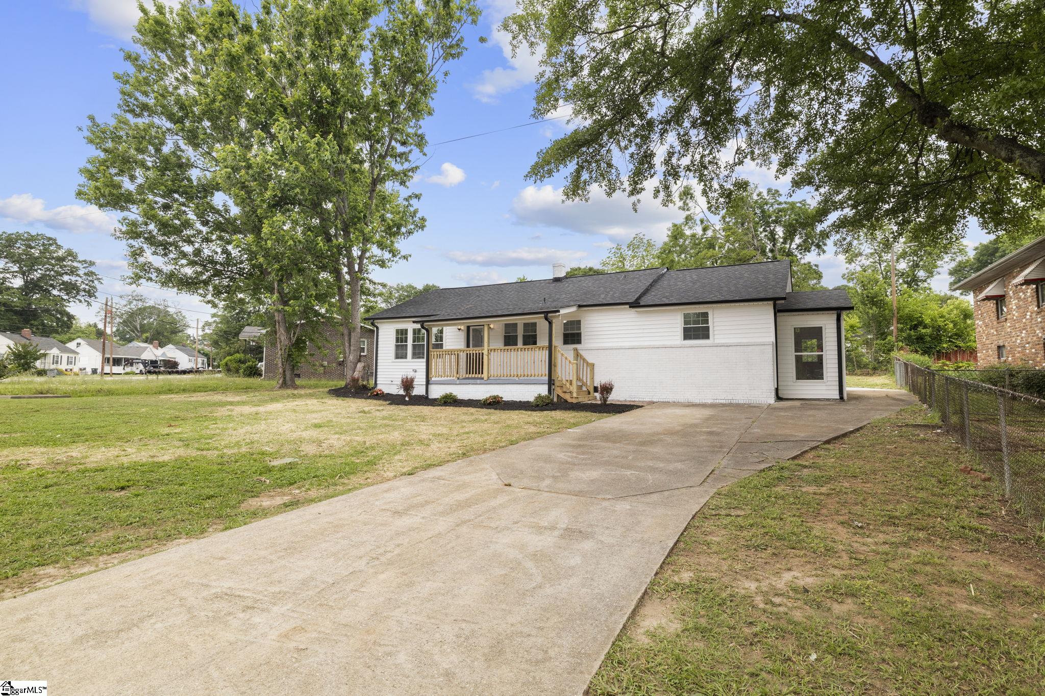 19 McLean Street Greenville, SC 29611