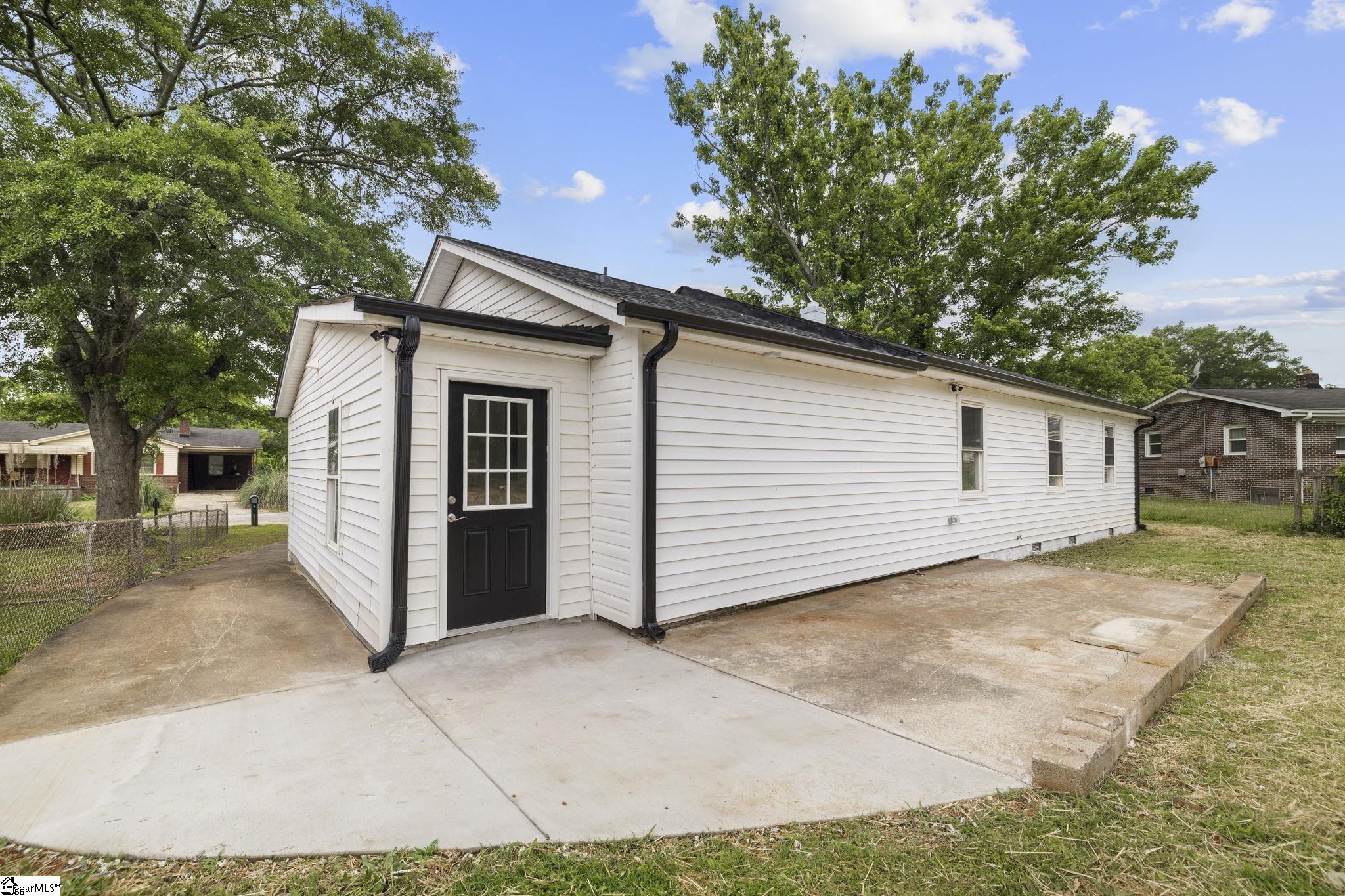 19 McLean Street Greenville, SC 29611