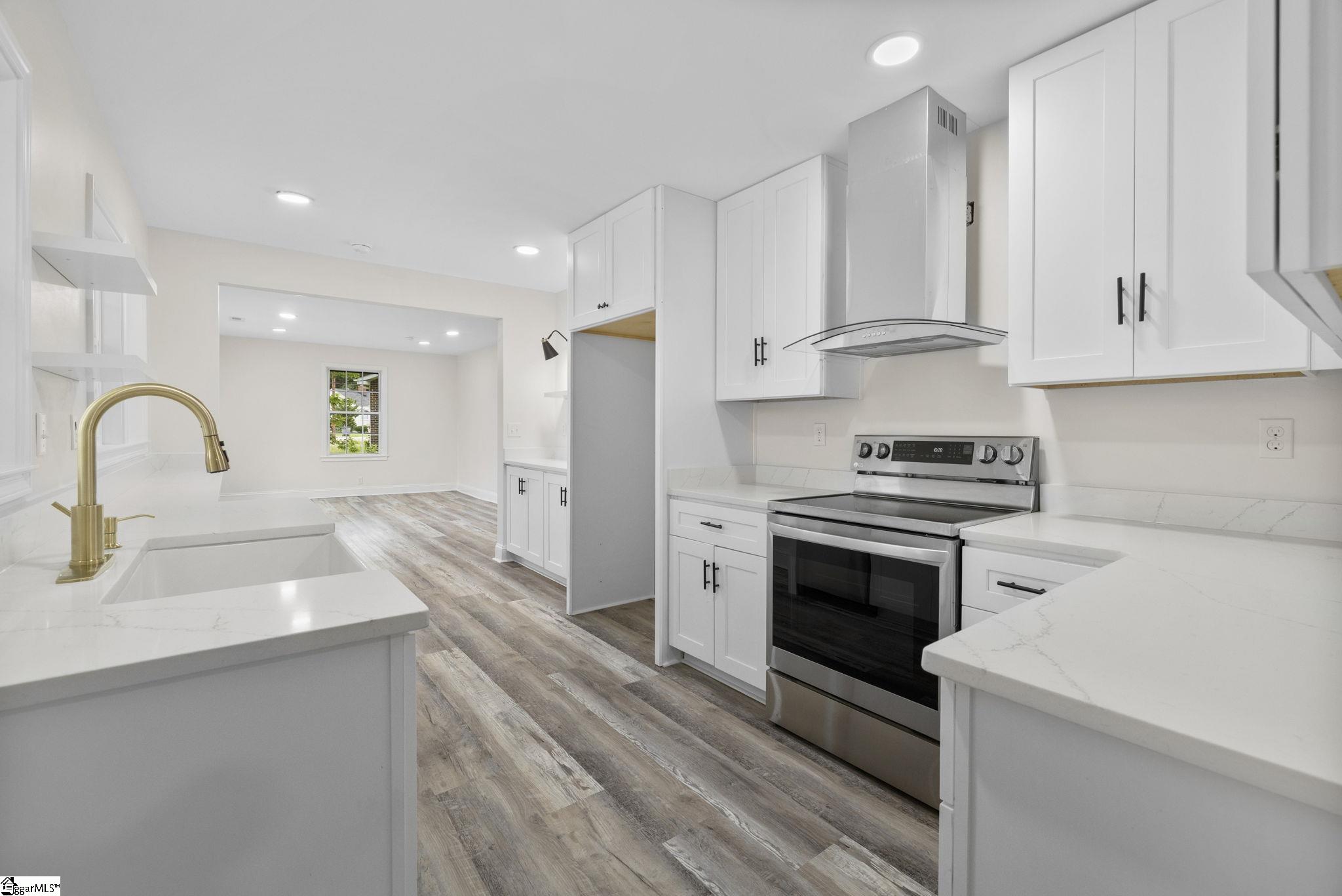 19 McLean Street Greenville, SC 29611