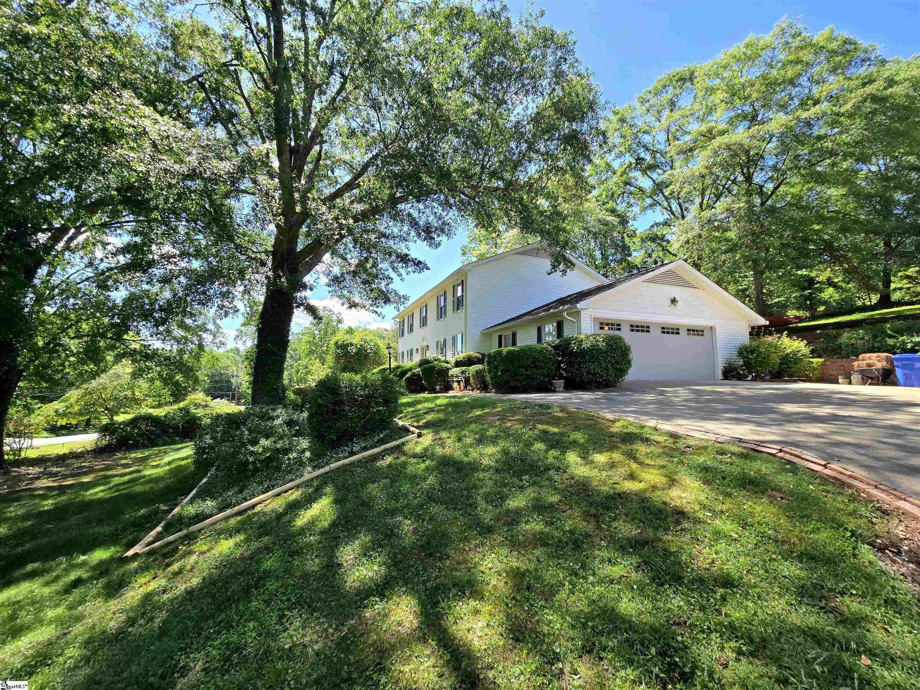 1706 E Saluda Lake Road Greenville, SC 29611