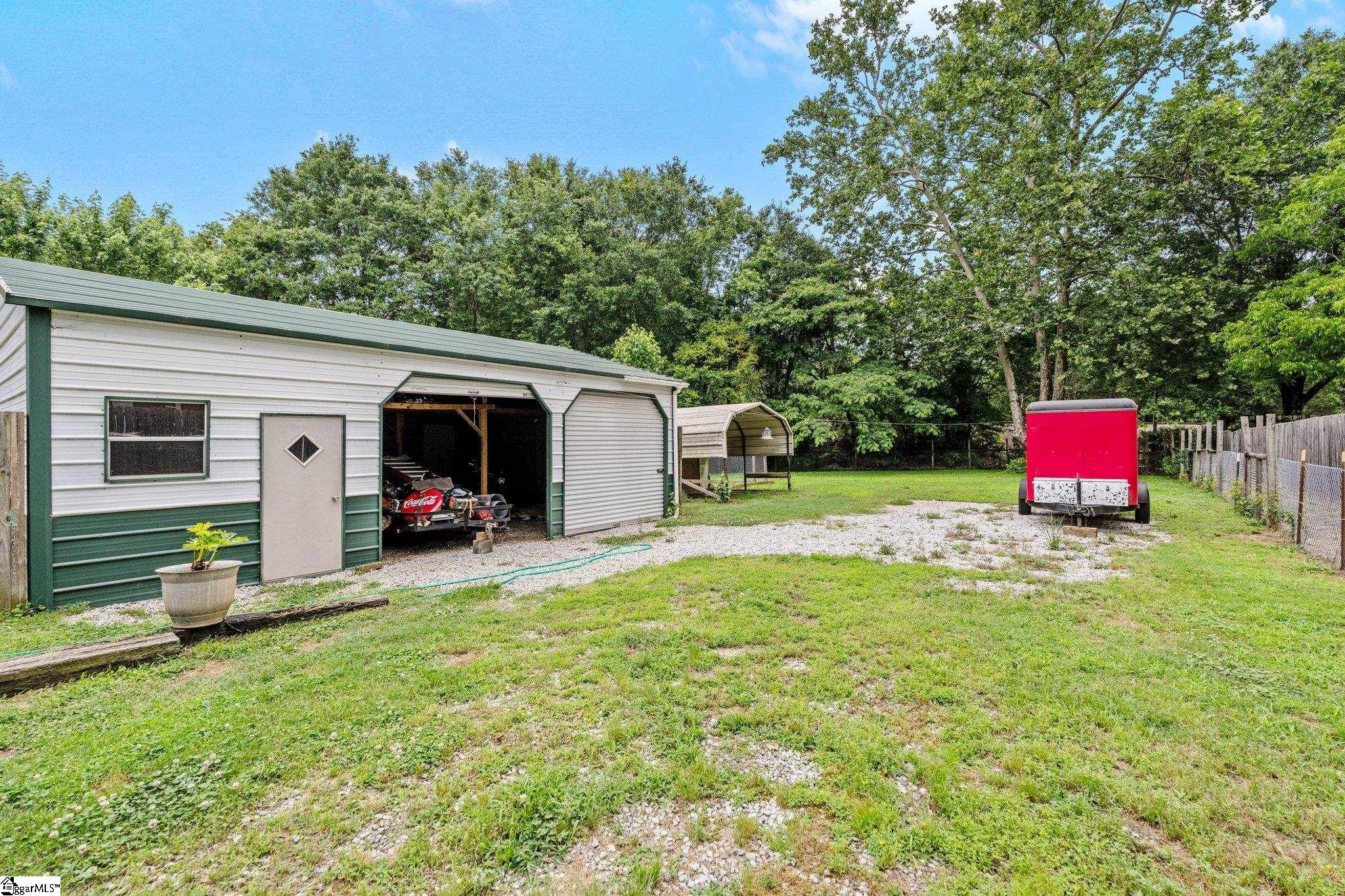 28 Mayflower Avenue Greenville, SC 29605