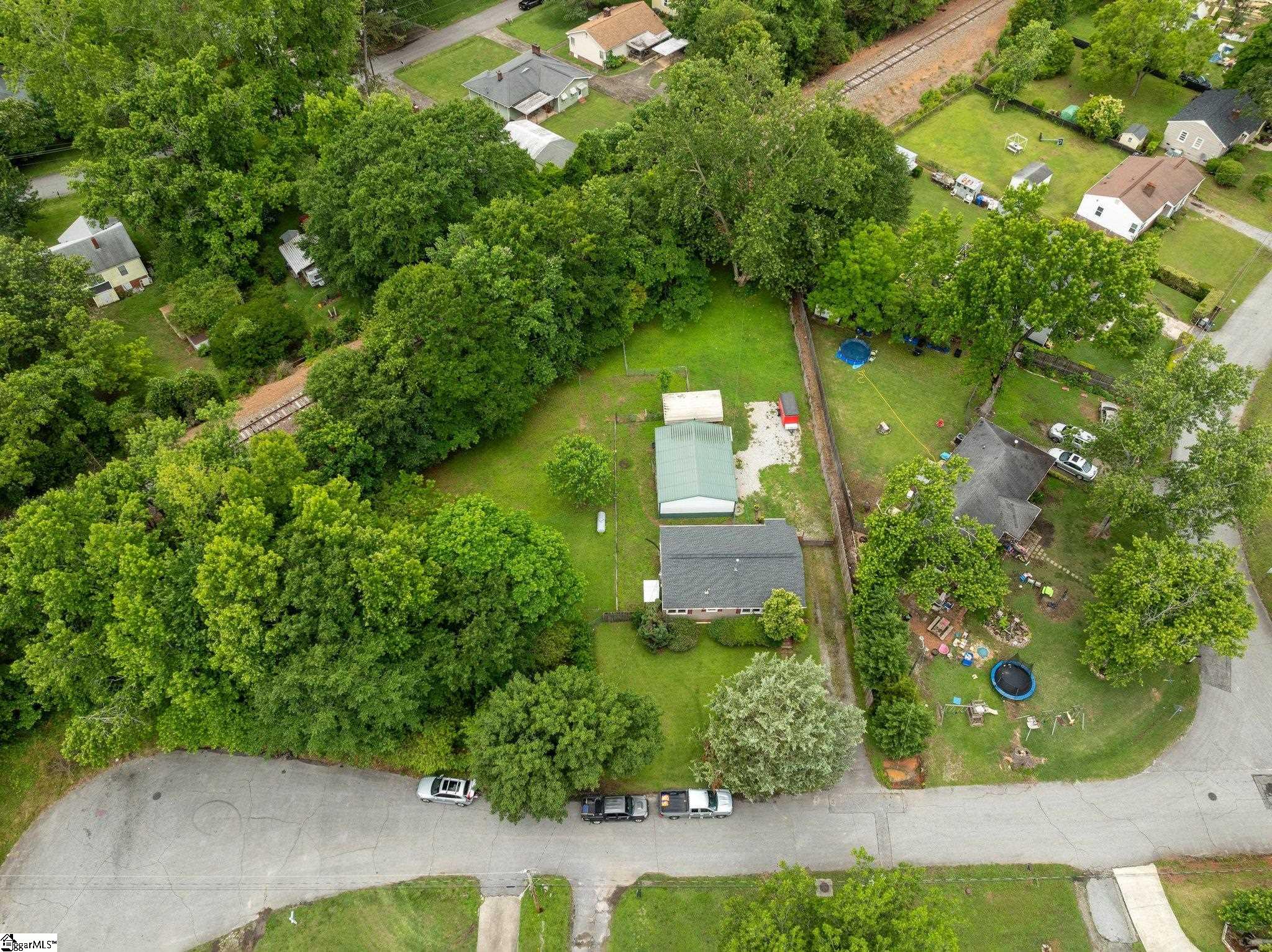 28 Mayflower Avenue Greenville, SC 29605