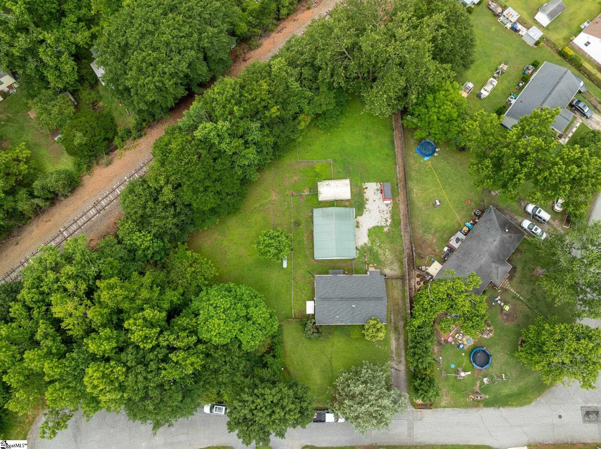 28 Mayflower Avenue Greenville, SC 29605