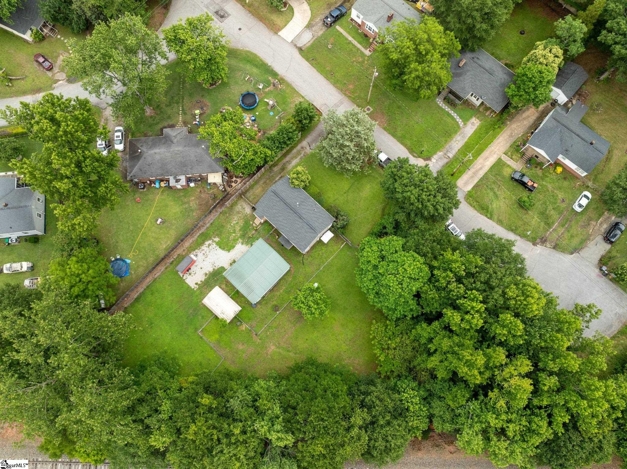28 Mayflower Avenue Greenville, SC 29605
