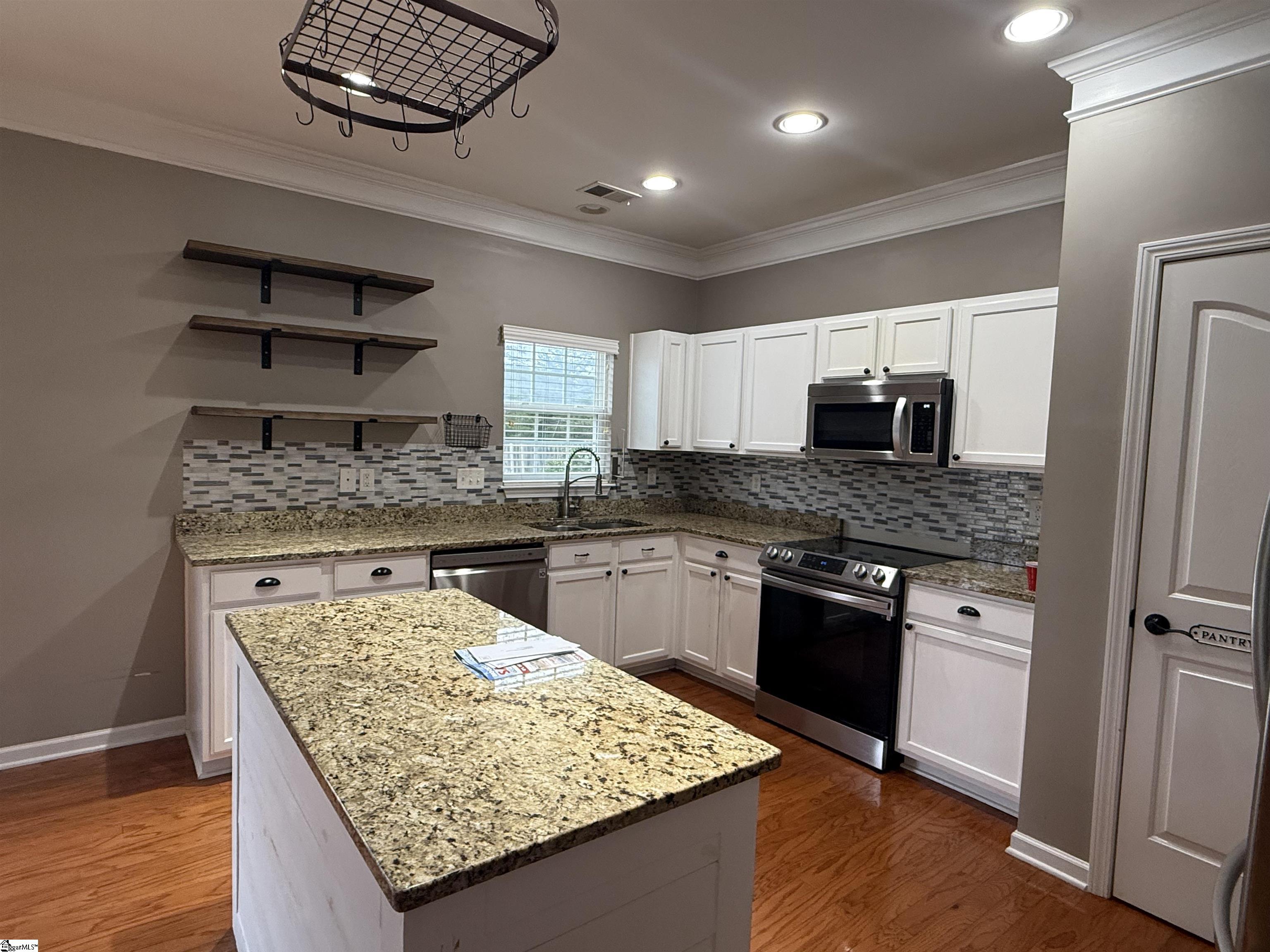 30 Chapel Hill Lane Simpsonville, SC 29681