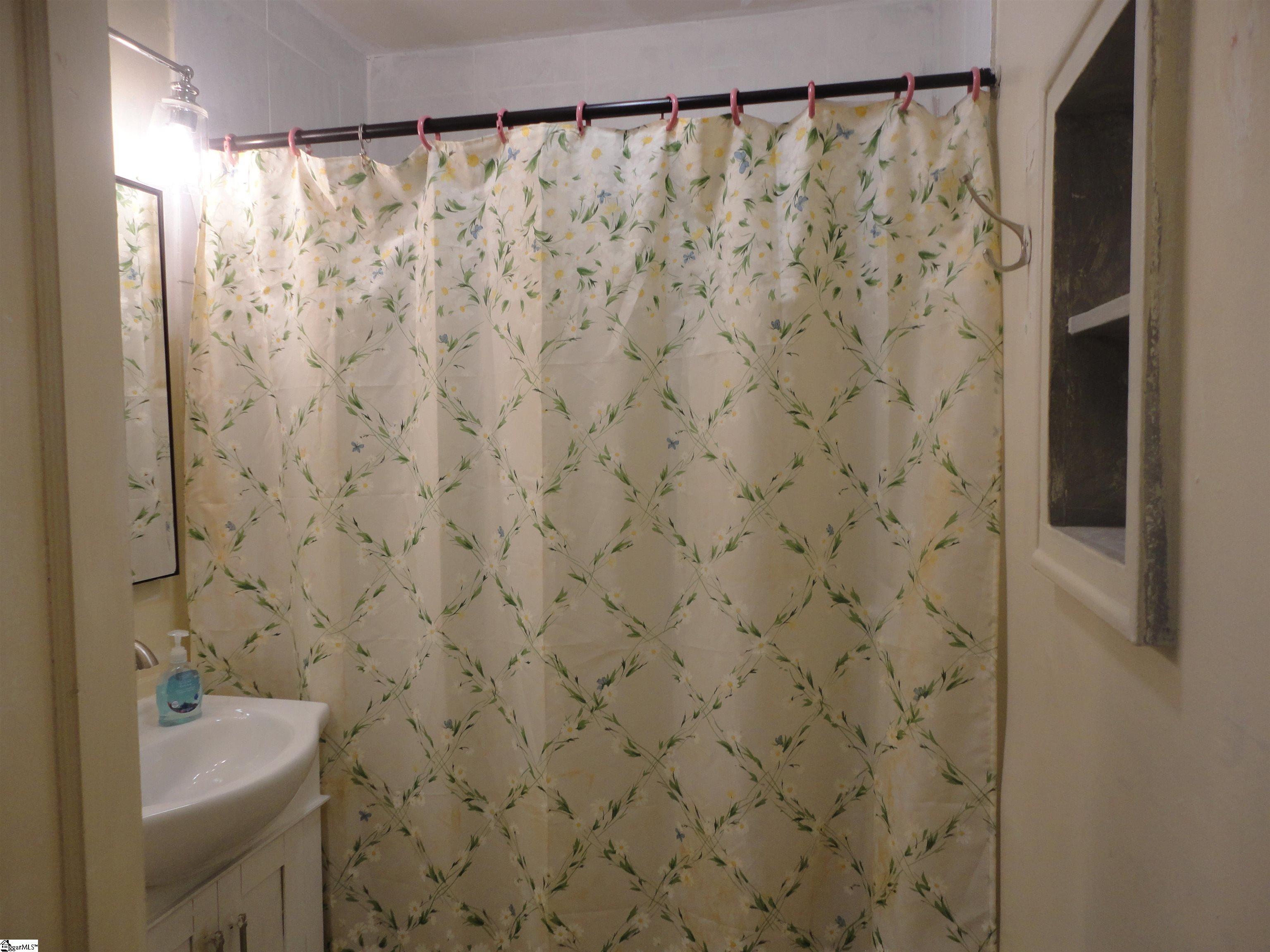 405 Perry Road Greenville, SC 29609