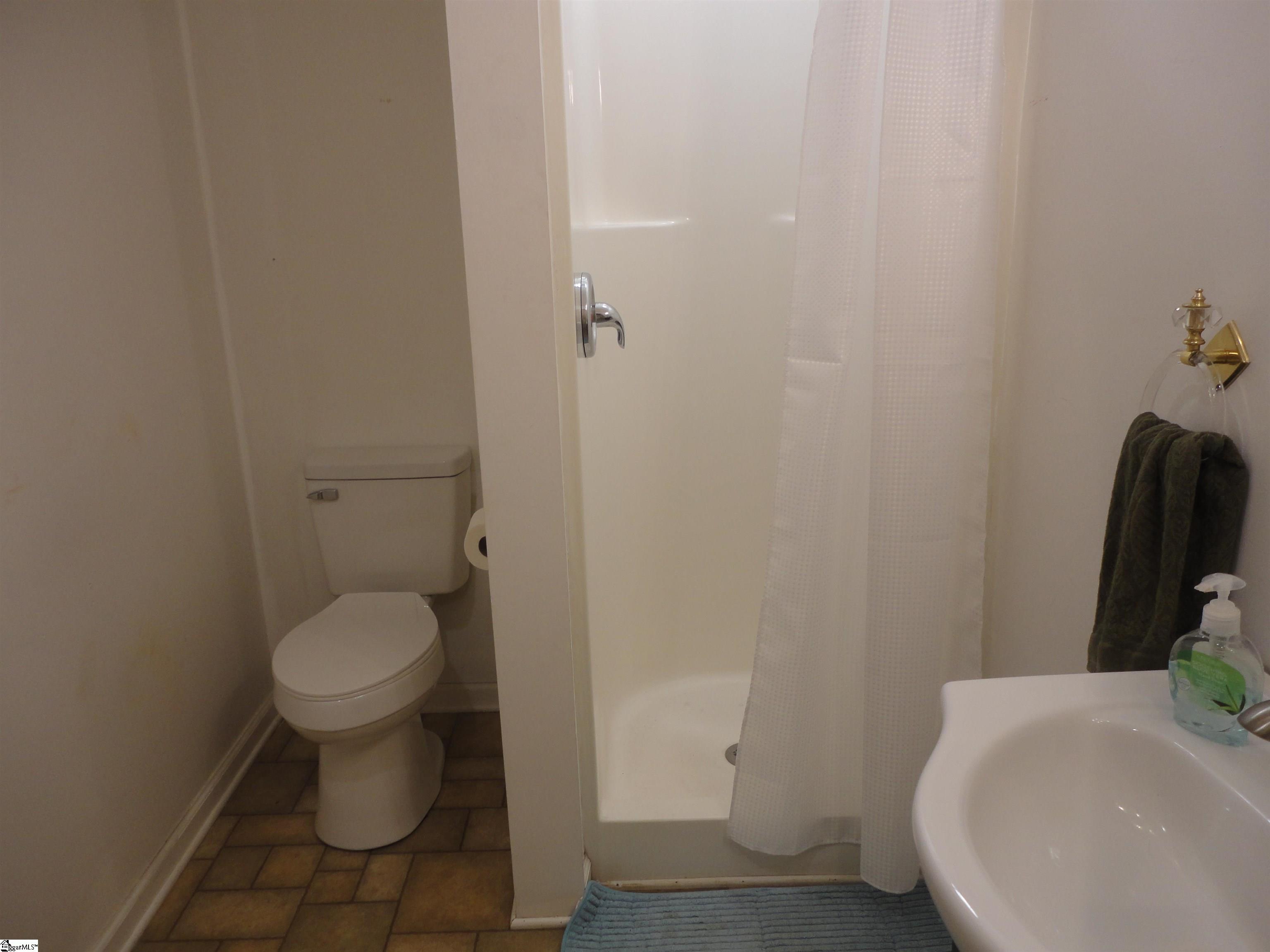 405 Perry Road Greenville, SC 29609