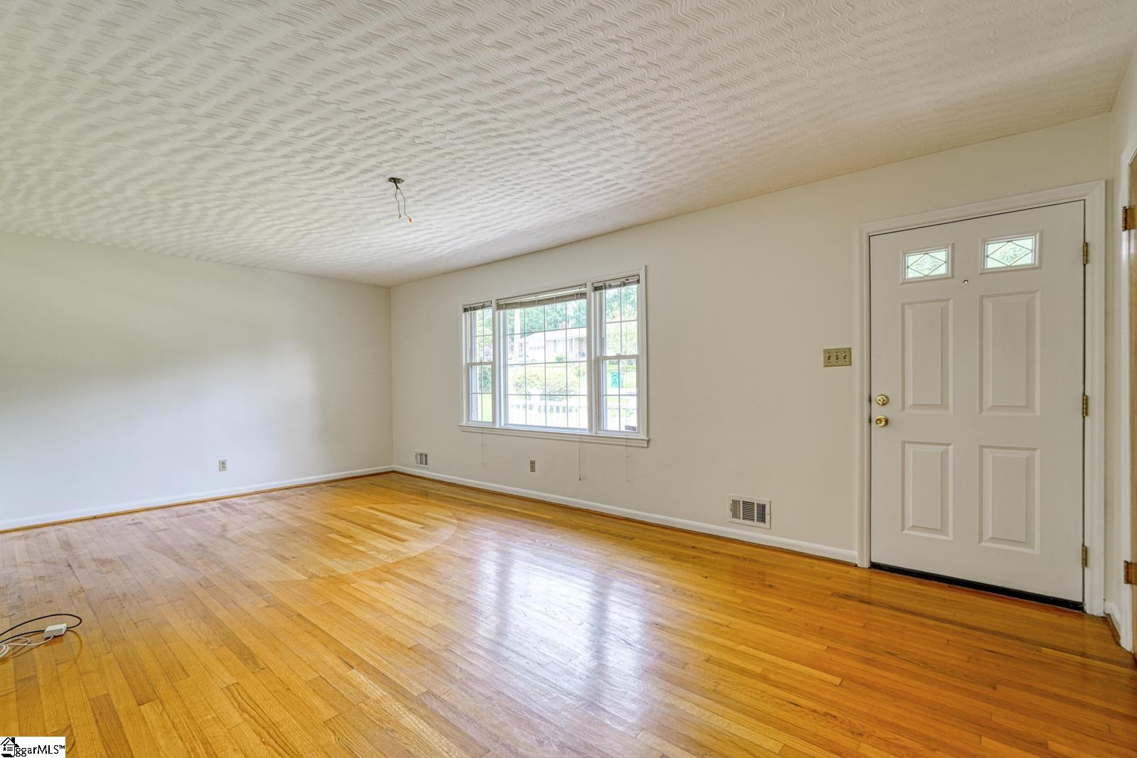 163 Walden Circle Spartanburg, SC 29301