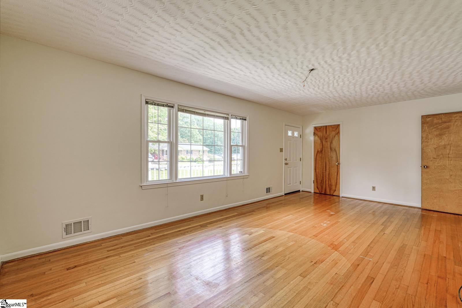163 Walden Circle Spartanburg, SC 29301