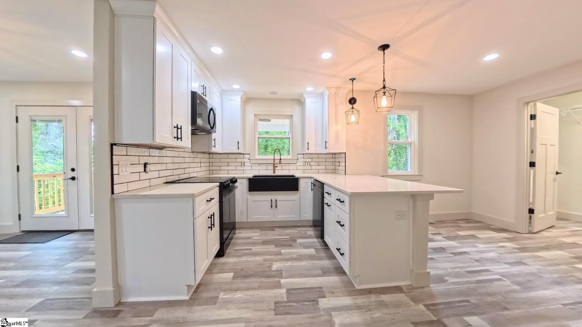 1017 Fox Row Taylors, SC 29687