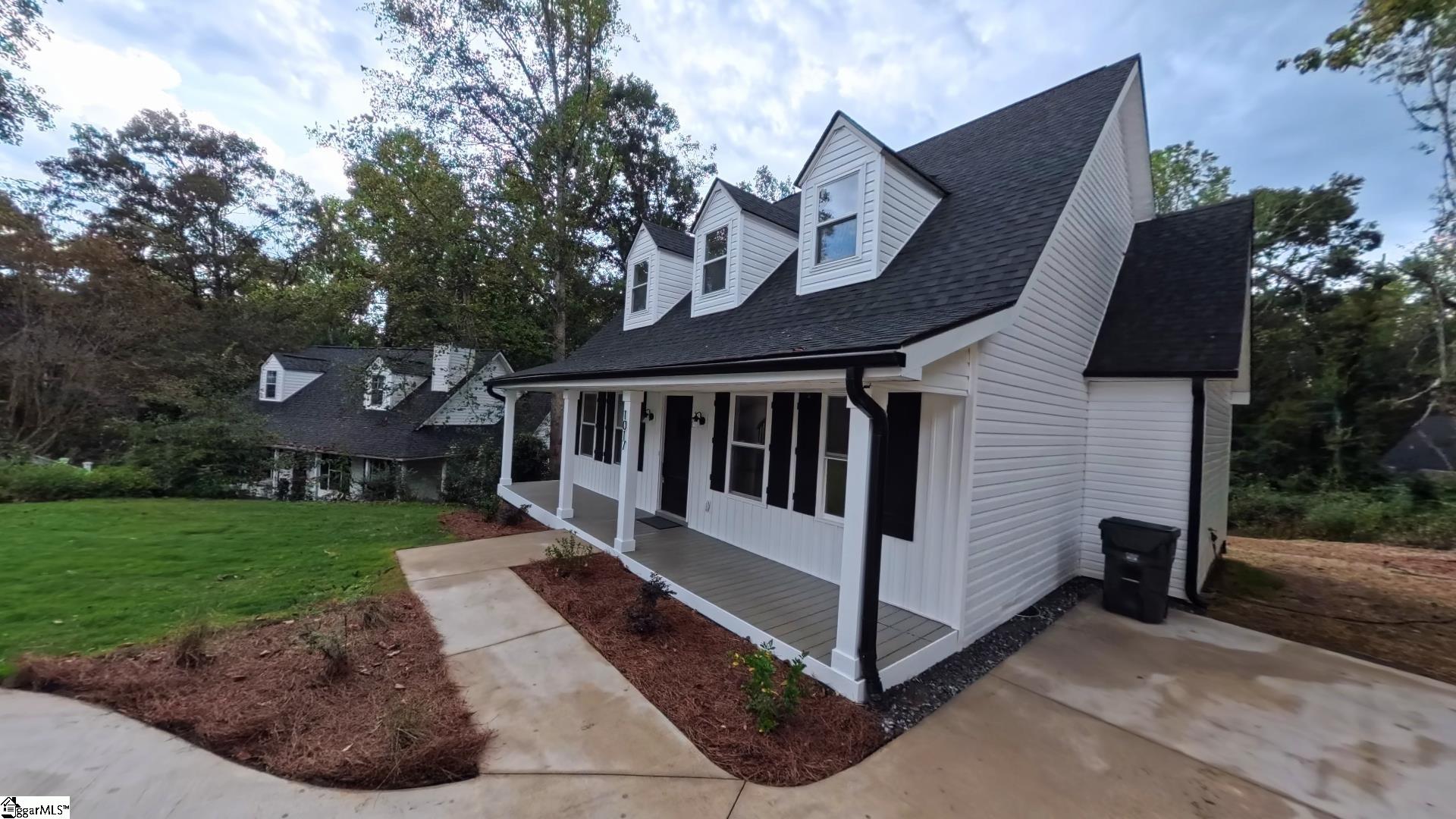 1017 Fox Row Taylors, SC 29687
