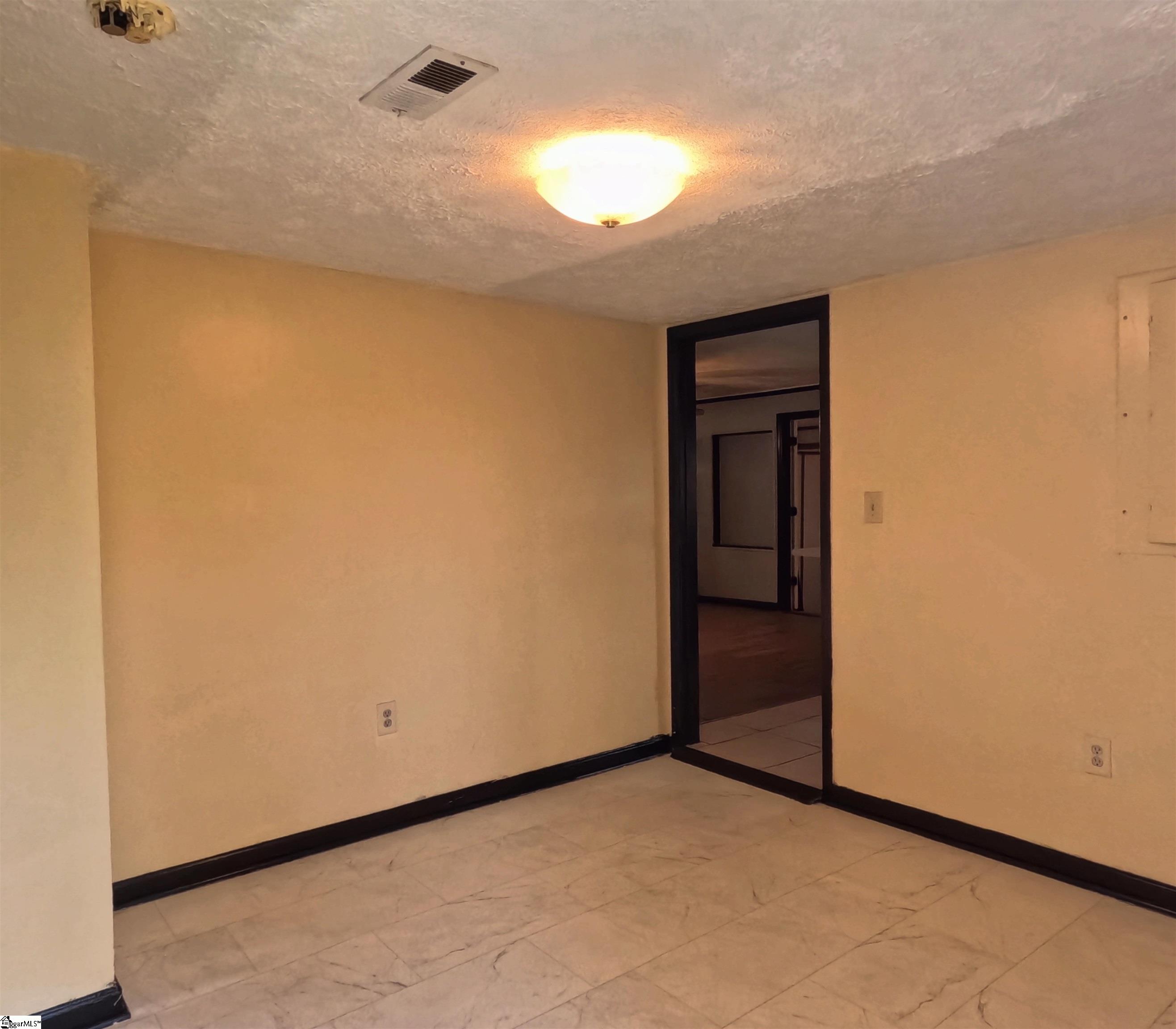 105 Anderson Street Spartanburg, SC 29301